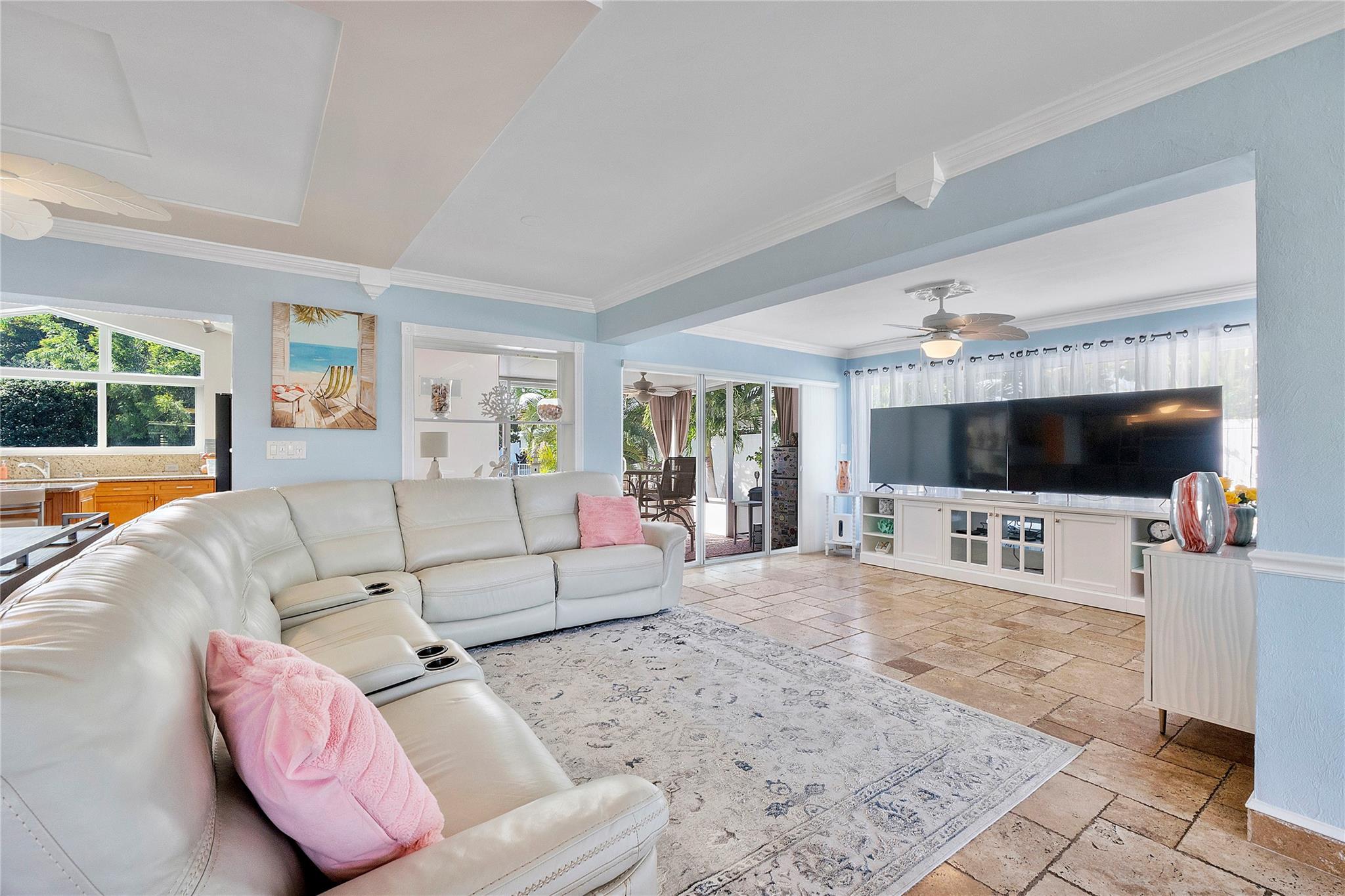 731 SE 4th Ave Pompano Beach, FL 33060