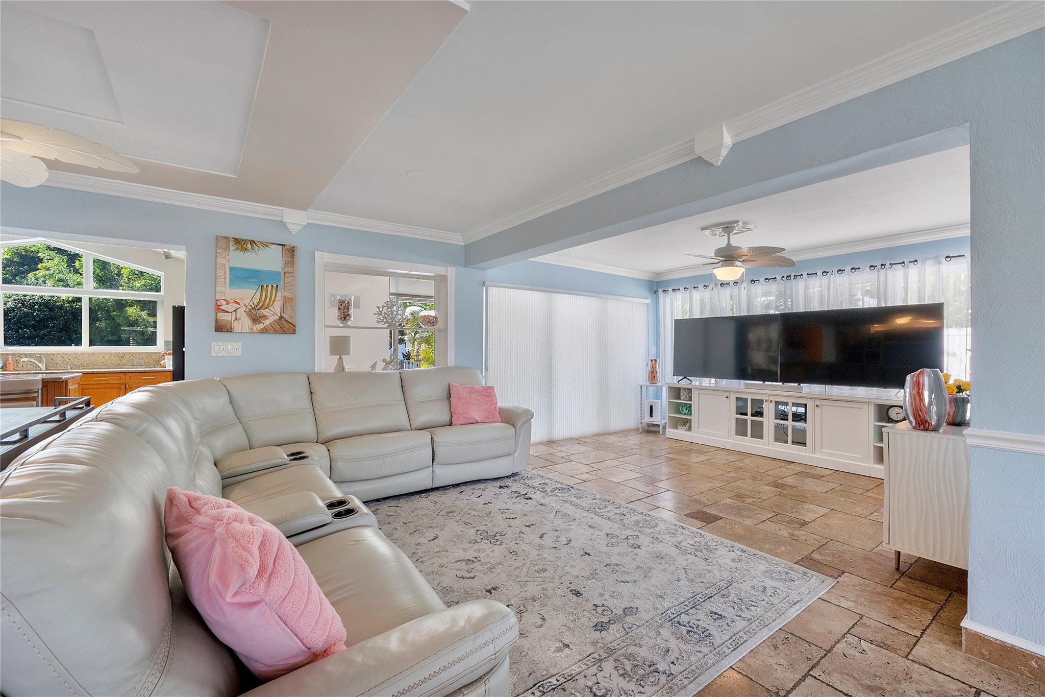 731 SE 4th Ave Pompano Beach, FL 33060