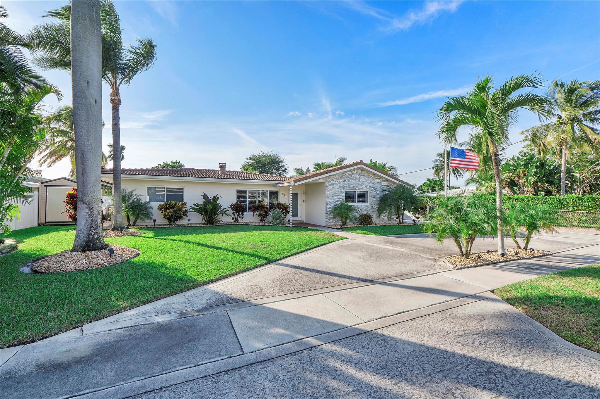 731 SE 4th Ave Pompano Beach, FL 33060