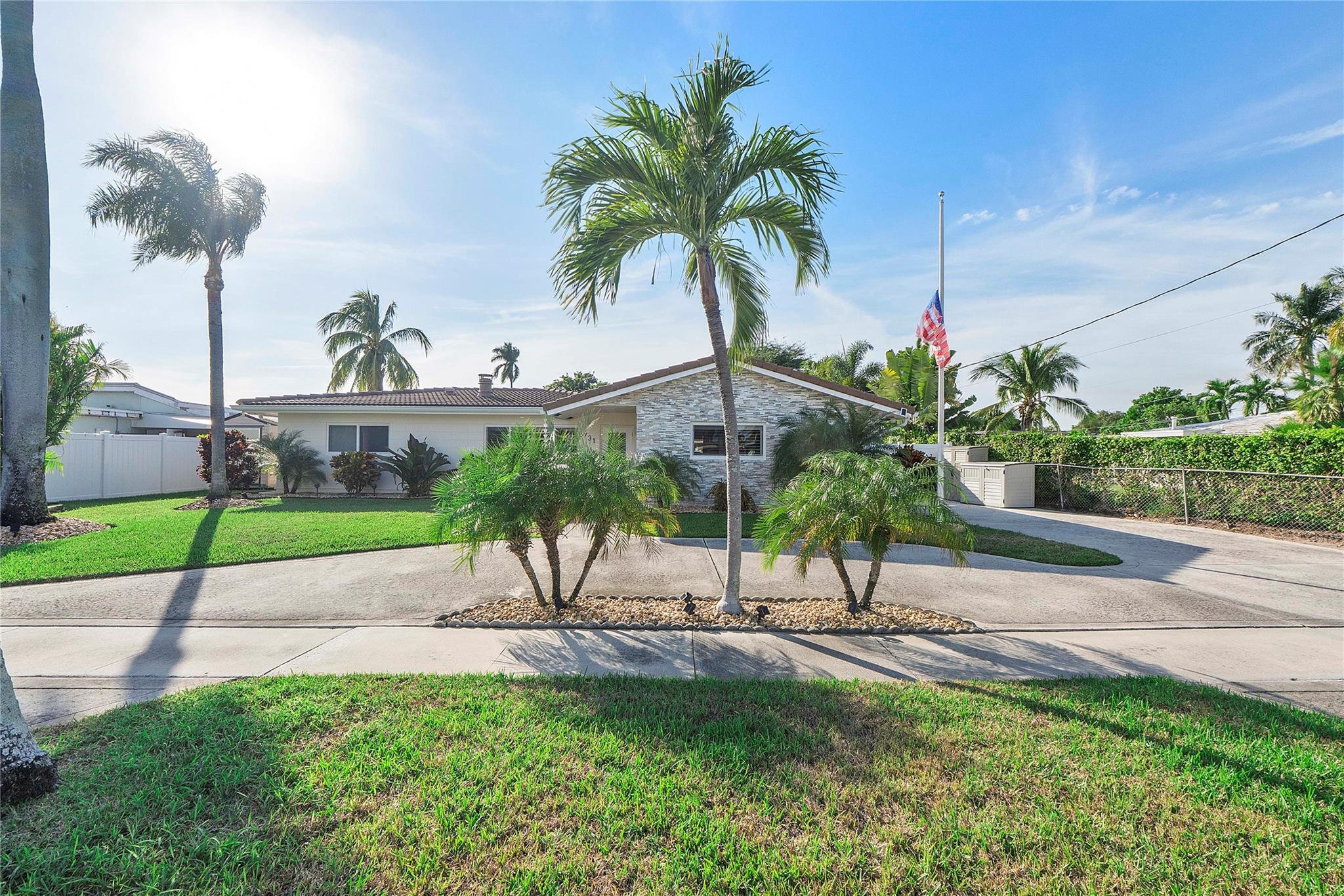 731 SE 4th Ave Pompano Beach, FL 33060