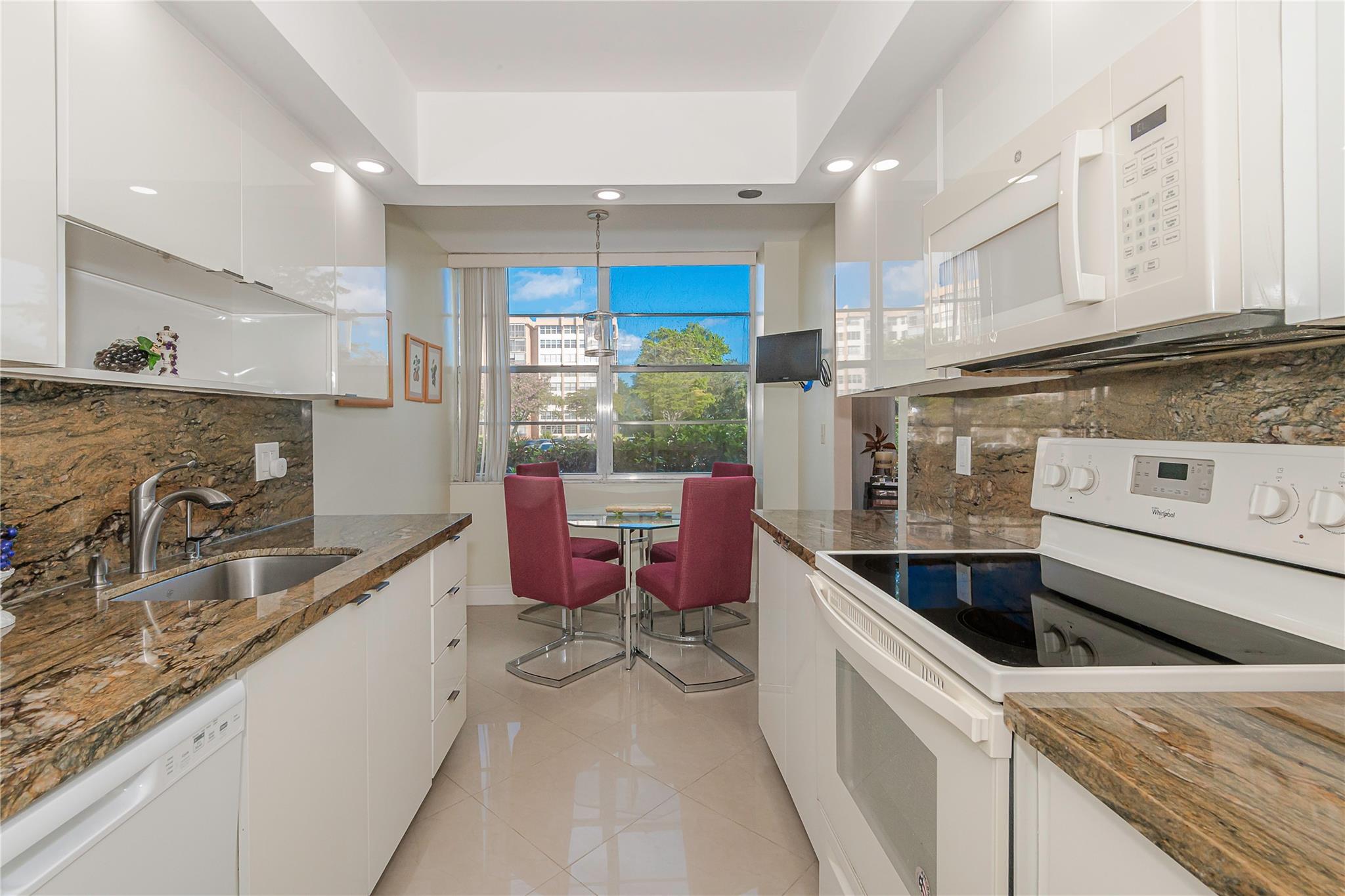 1200 Saint Charles Pl #L-19 Pembroke Pines, FL 33026