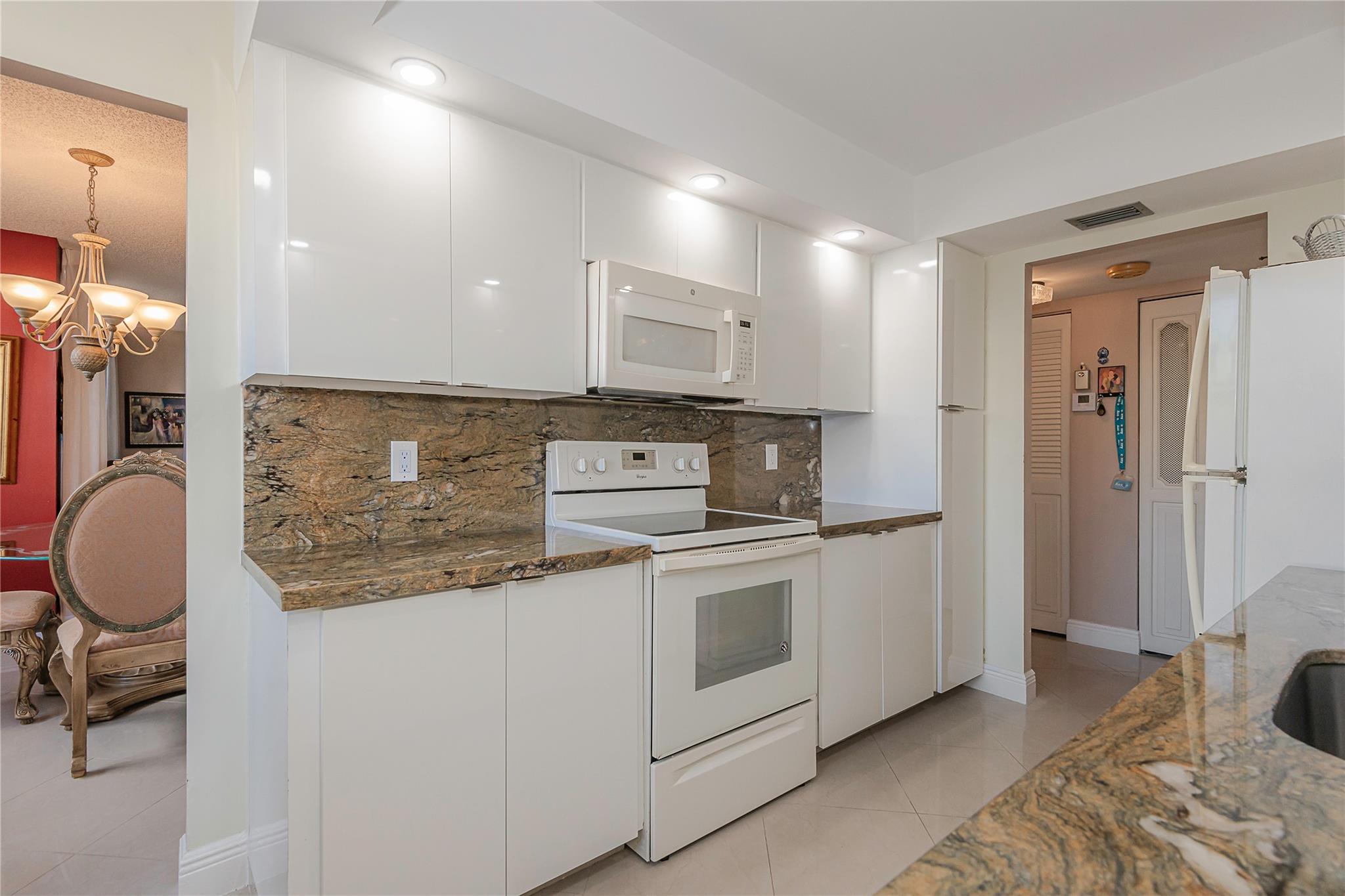 1200 Saint Charles Pl #L-19 Pembroke Pines, FL 33026