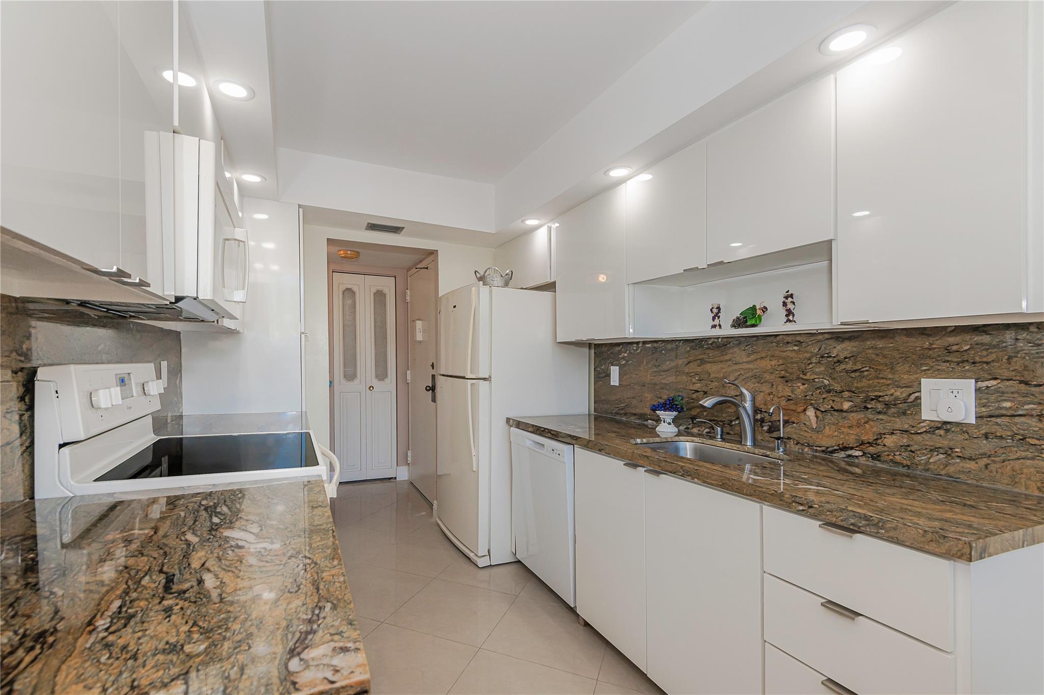 1200 Saint Charles Pl #L-19 Pembroke Pines, FL 33026