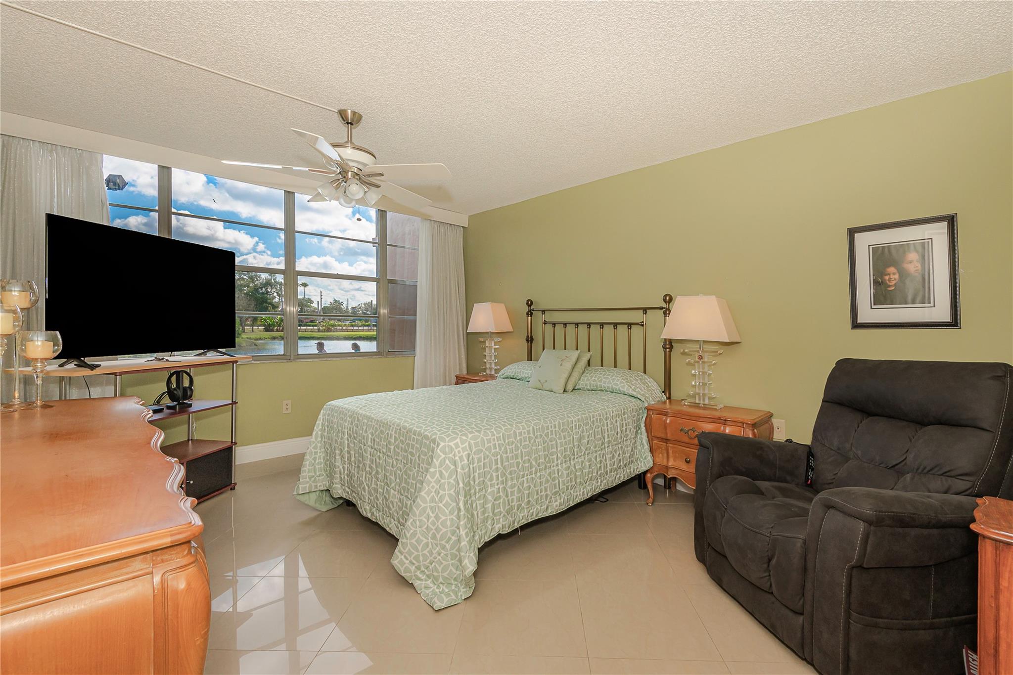 1200 Saint Charles Pl #L-19 Pembroke Pines, FL 33026