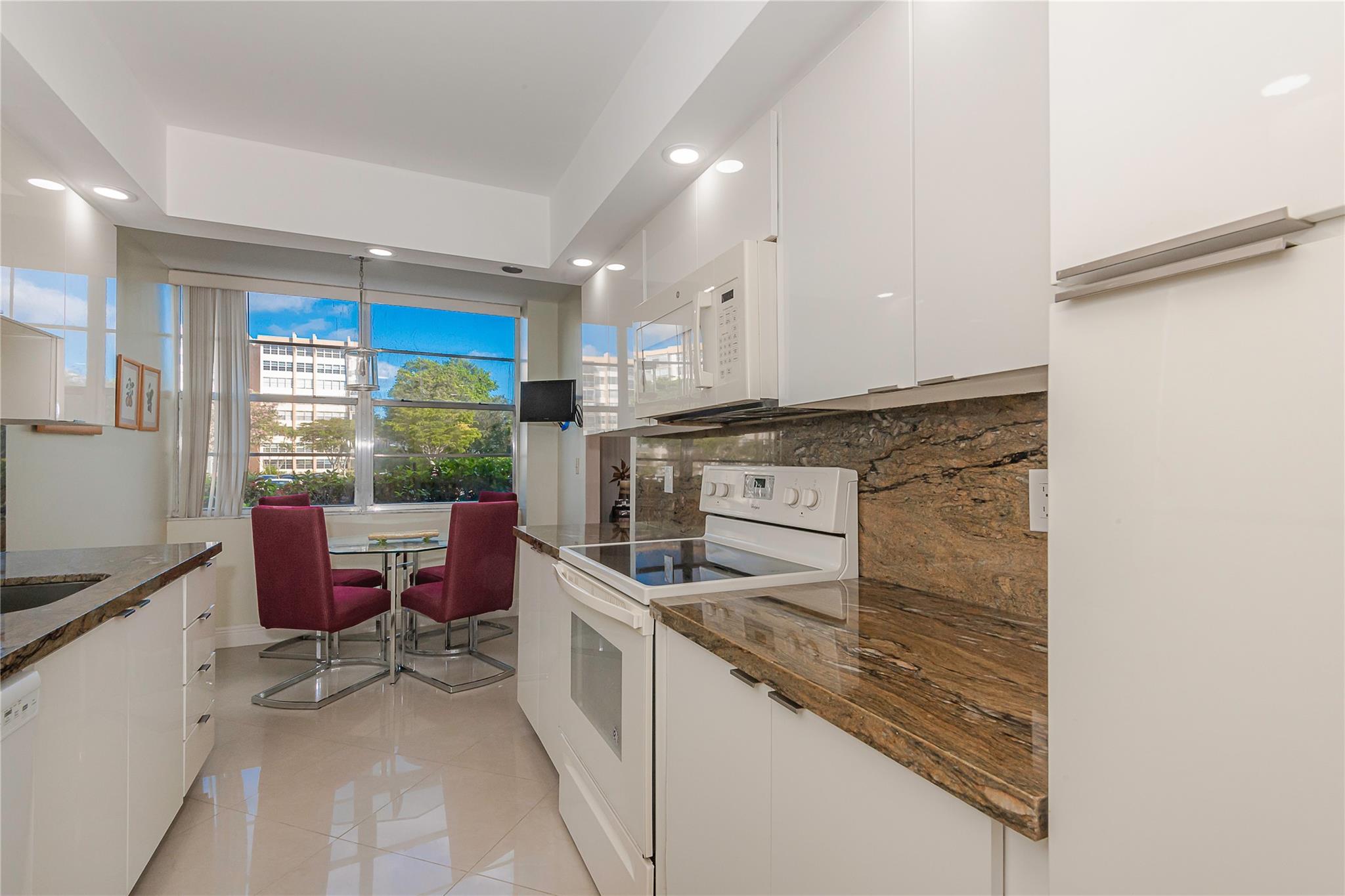 1200 Saint Charles Pl #L-19 Pembroke Pines, FL 33026