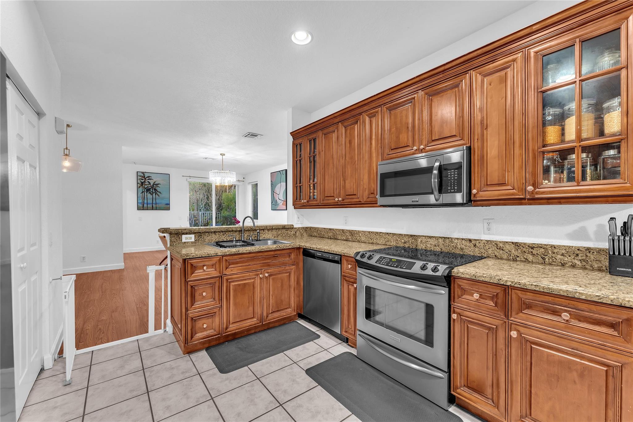 1059 Golden Cane Dr Weston, FL 33327