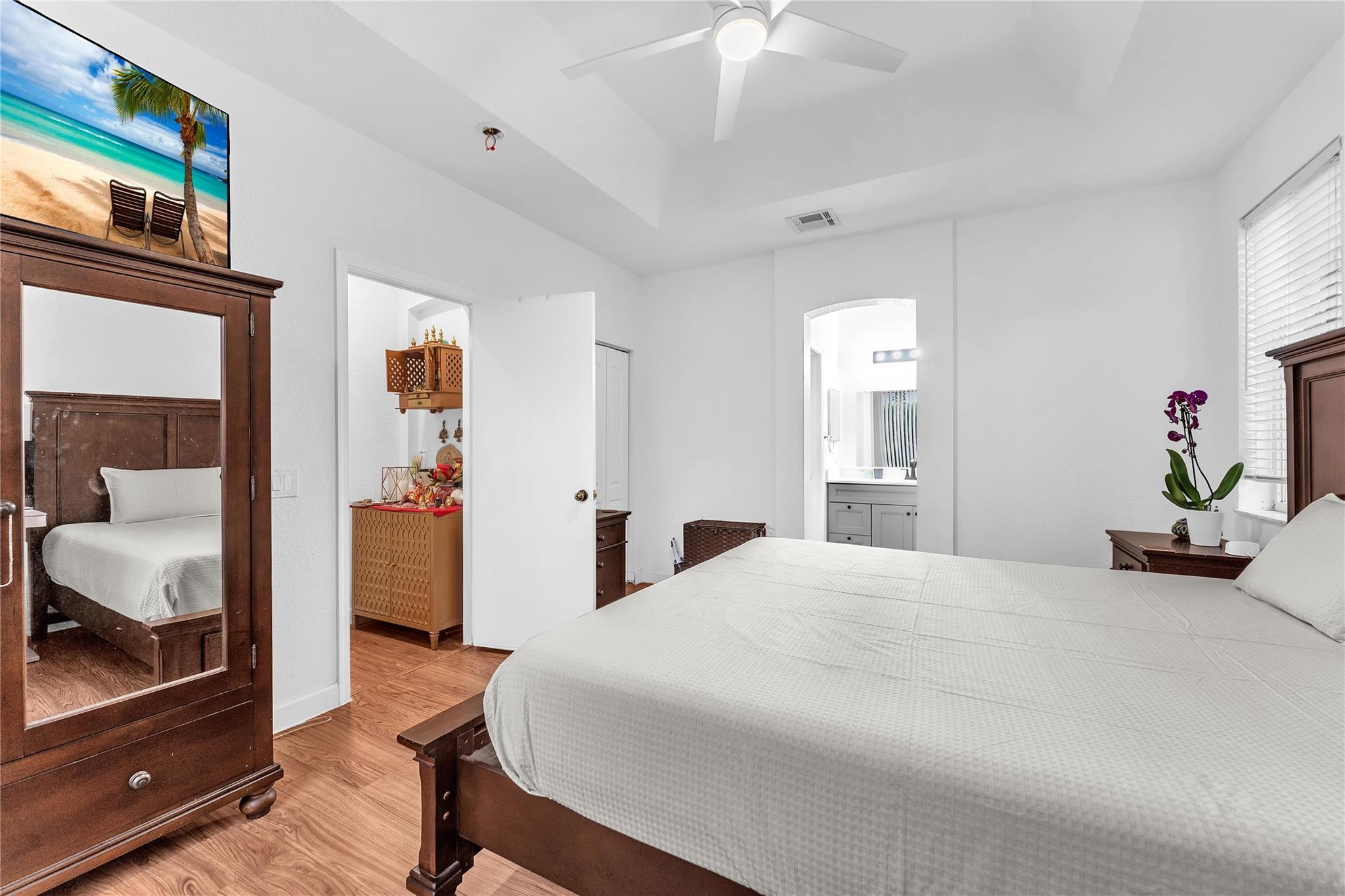 1059 Golden Cane Dr Weston, FL 33327