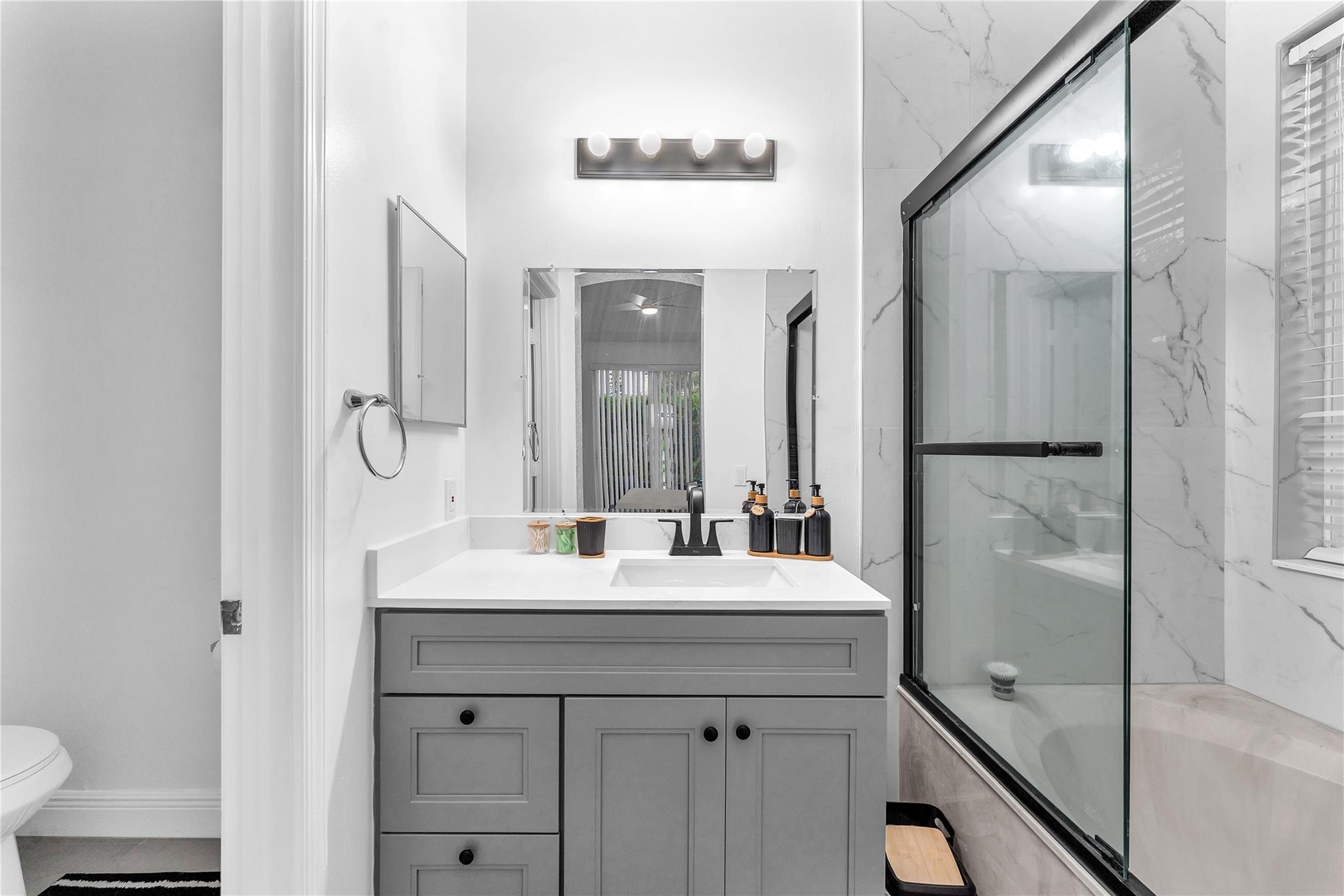 1059 Golden Cane Dr Weston, FL 33327