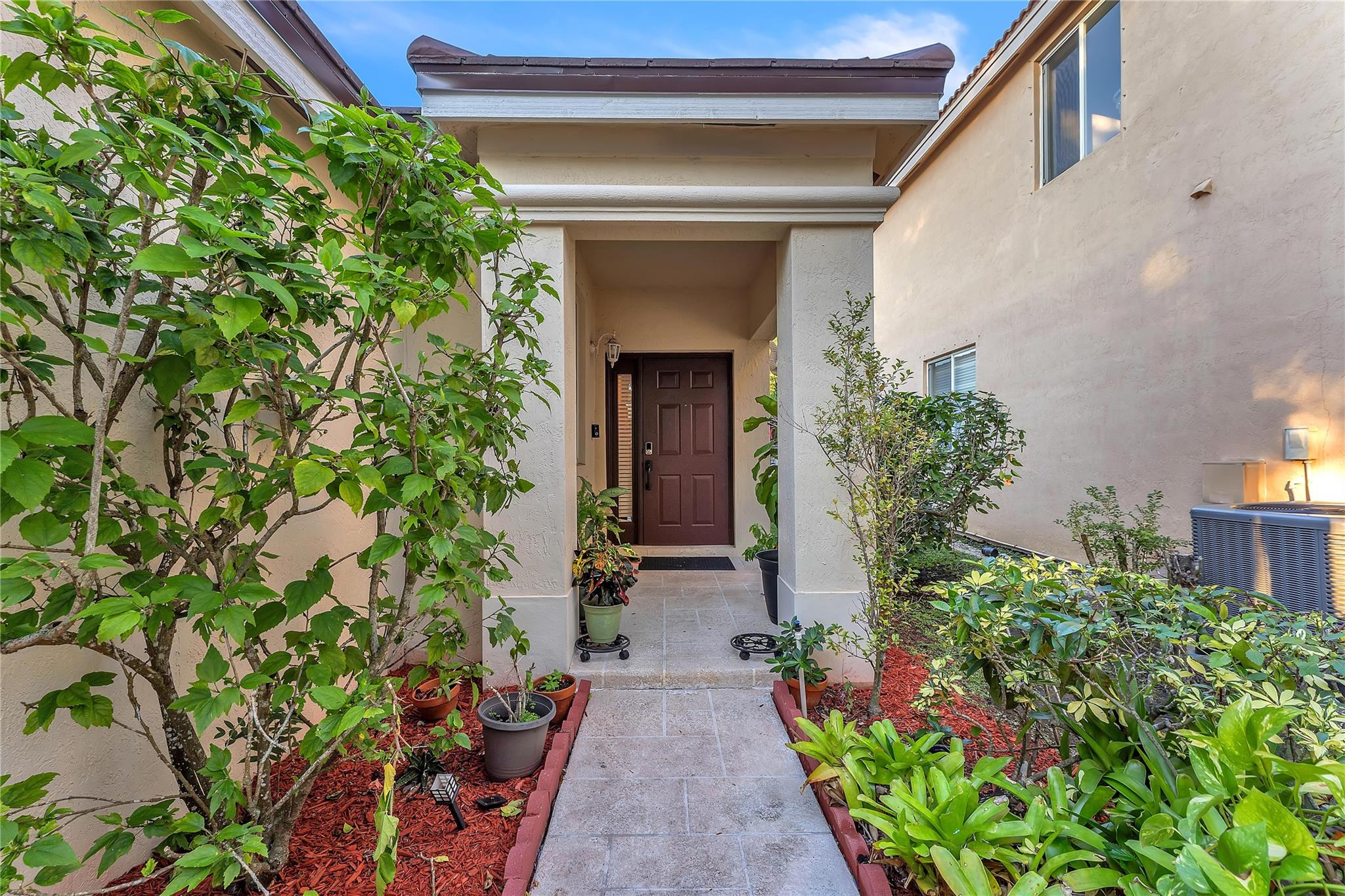 1059 Golden Cane Dr Weston, FL 33327