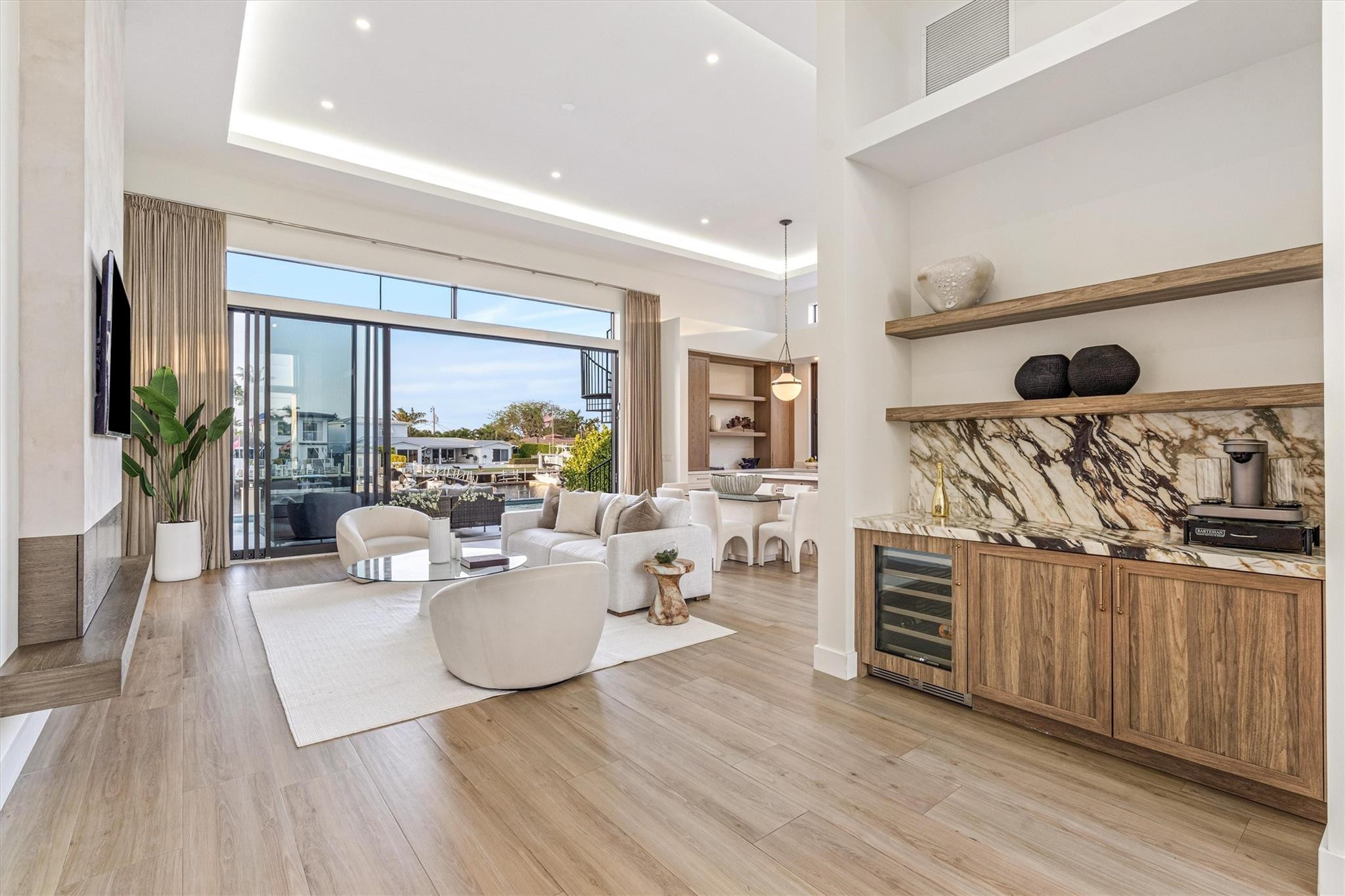 2221 NE 19th Fort Lauderdale, FL 33305