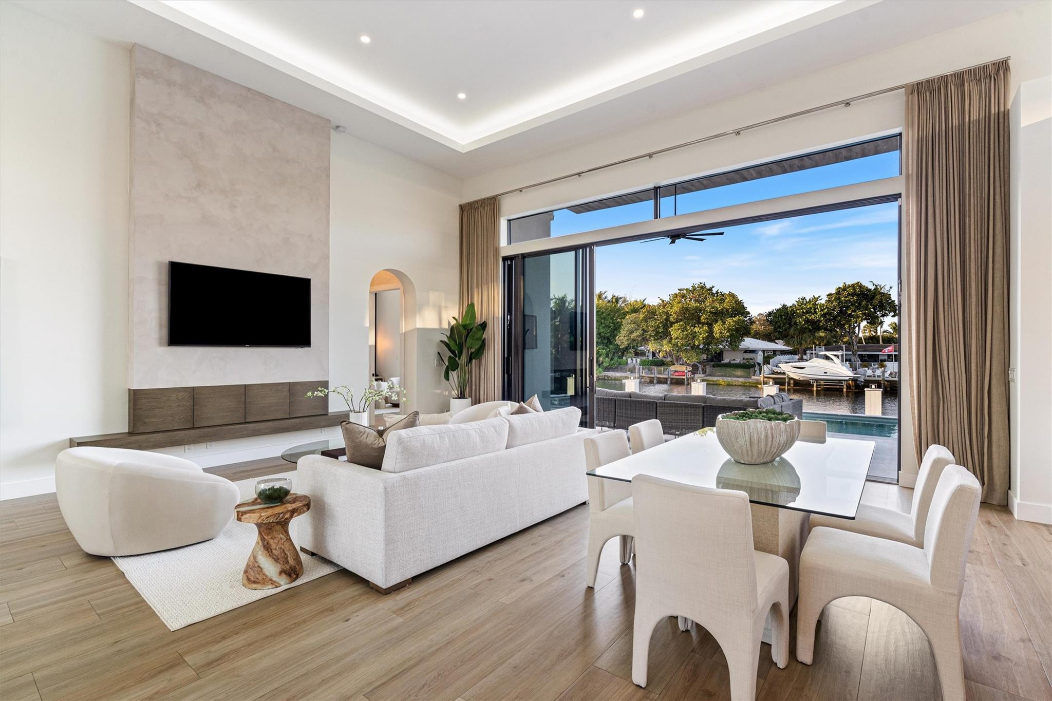 2221 NE 19th Fort Lauderdale, FL 33305