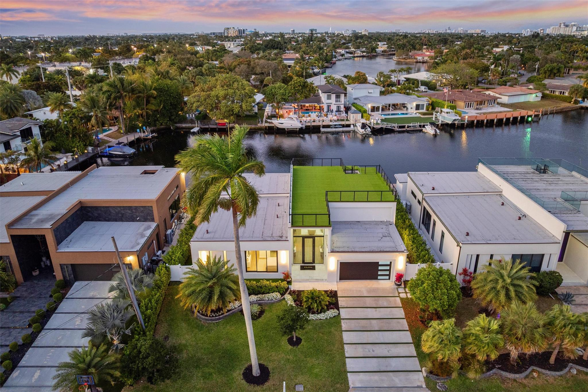 2221 NE 19th Fort Lauderdale, FL 33305