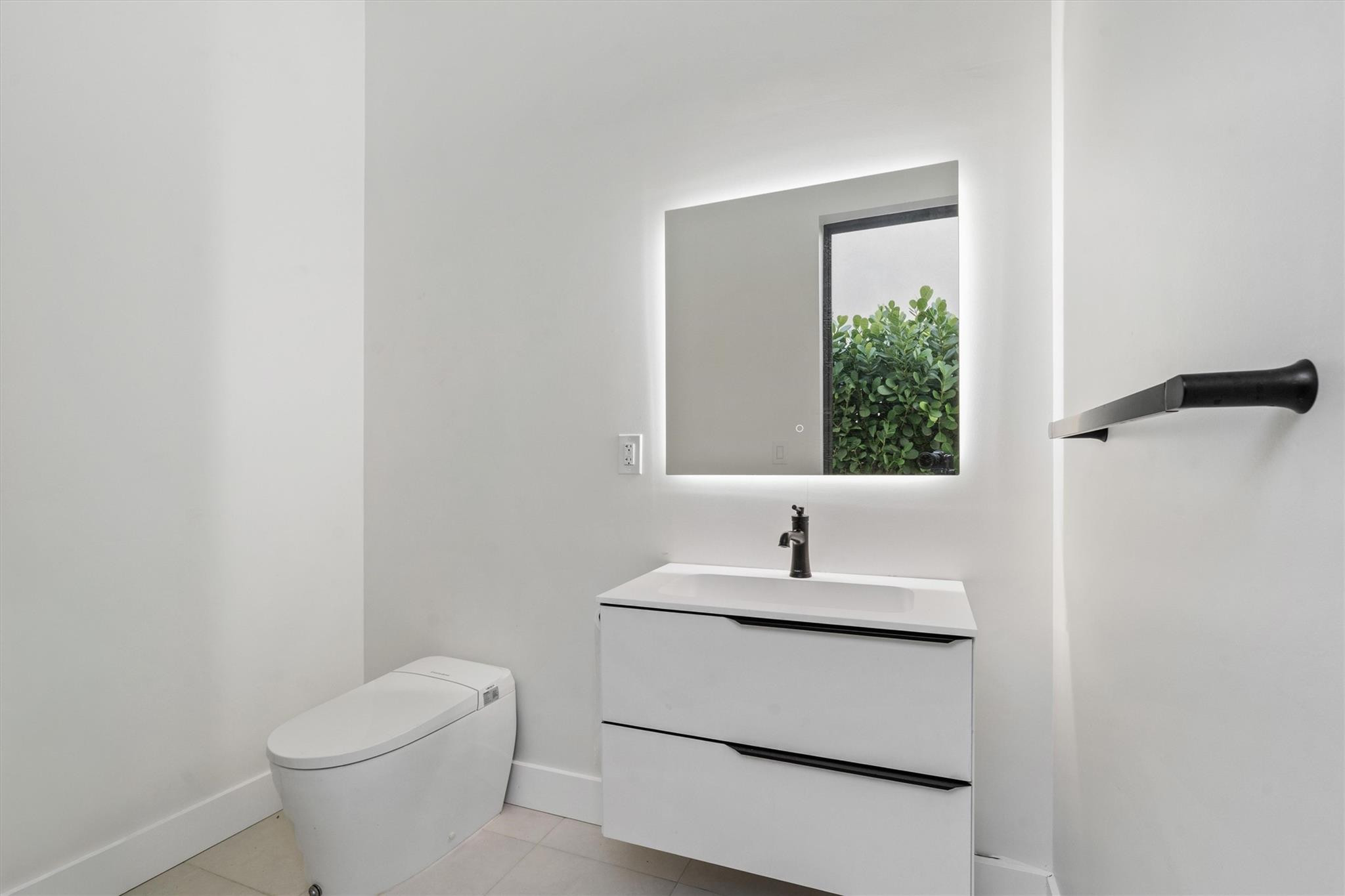 2221 NE 19th Fort Lauderdale, FL 33305