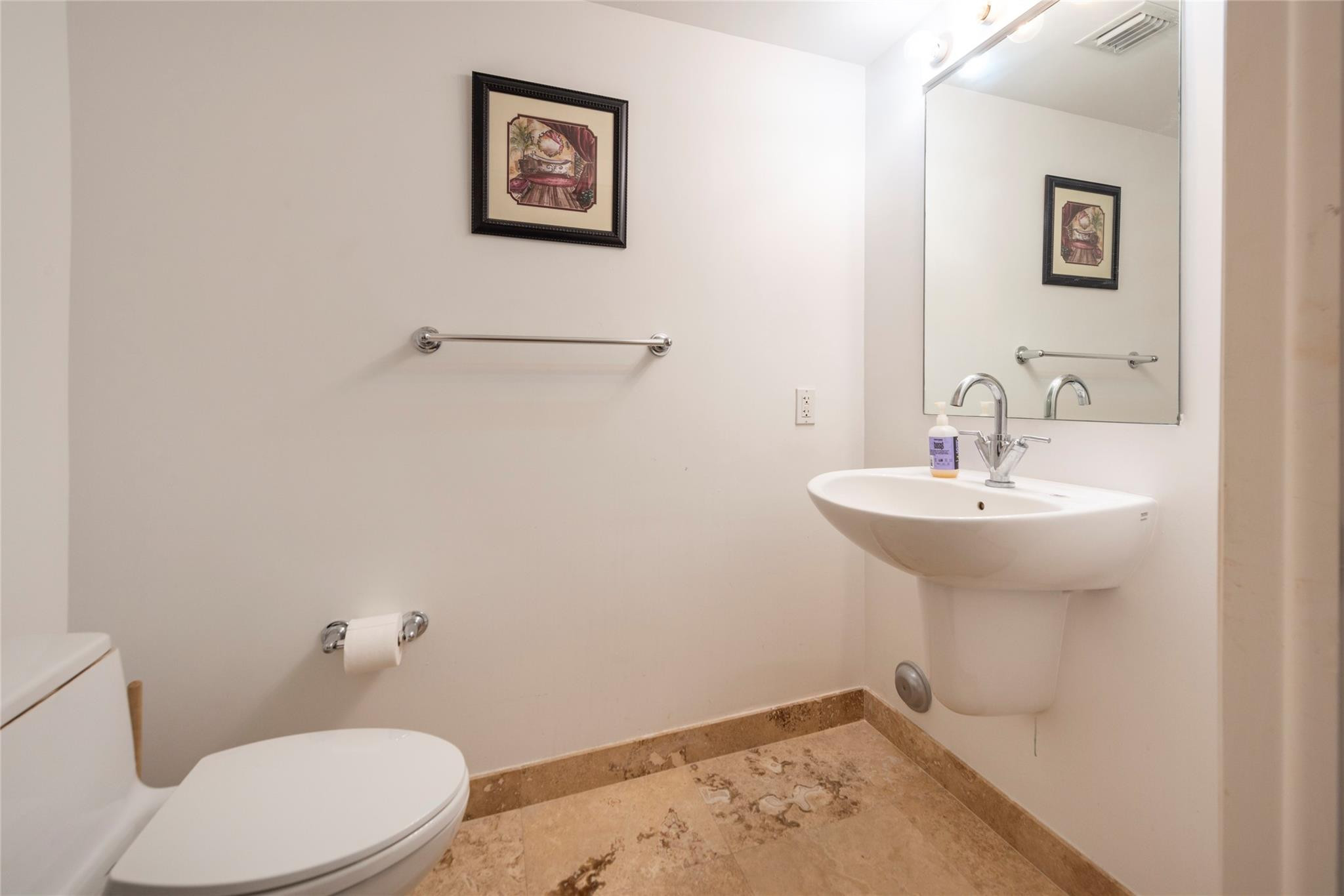 image Brickell on the River South10