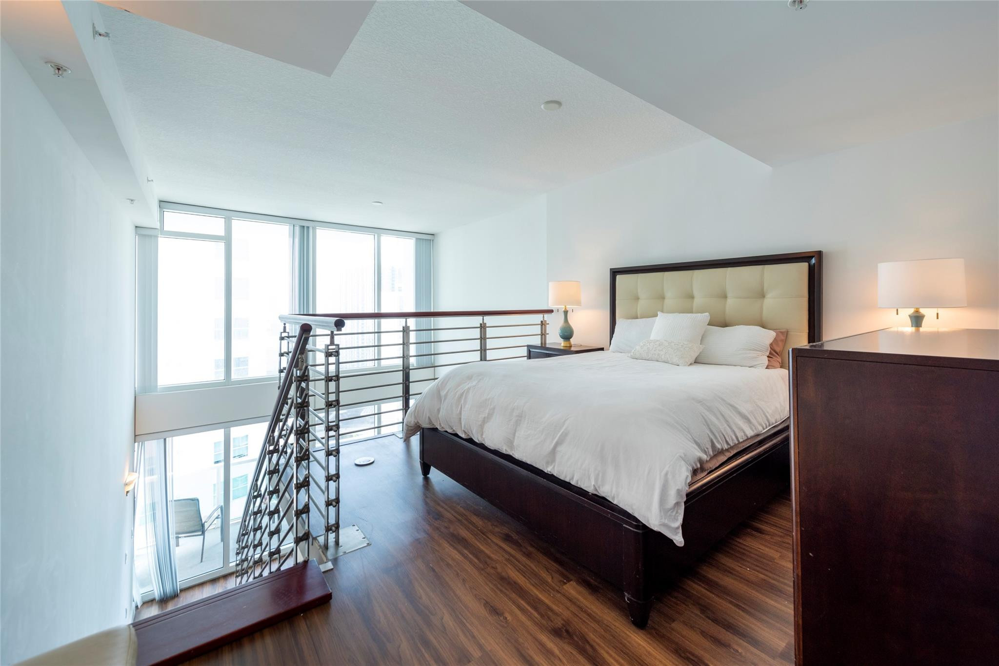 image Brickell on the River South12