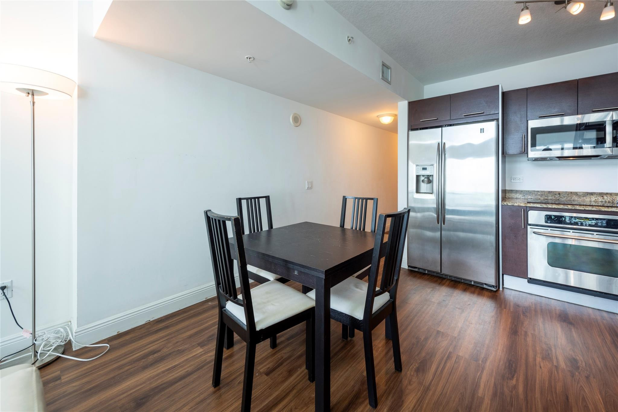 image Brickell on the River South7