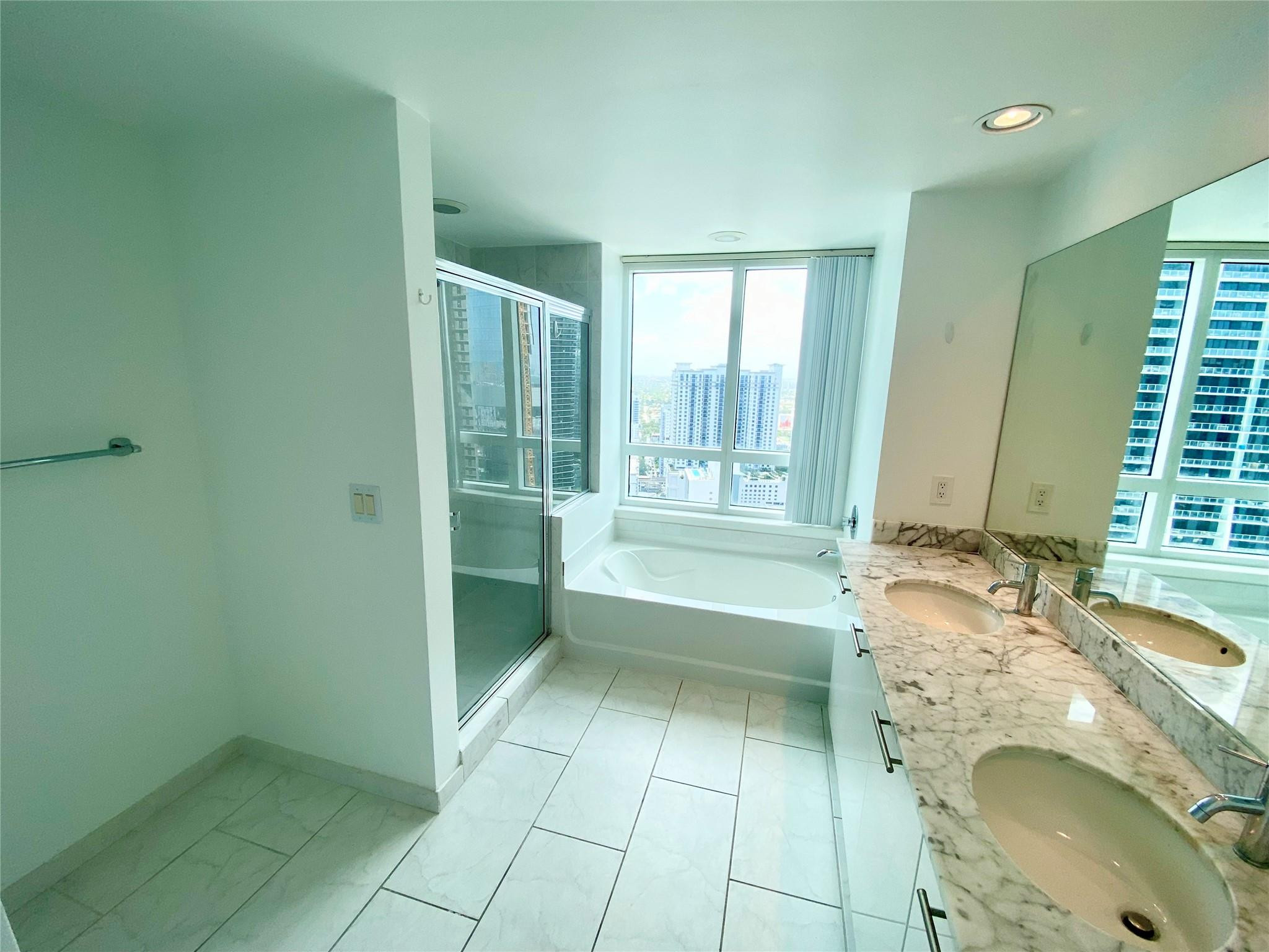 image The Plaza on Brickell West6