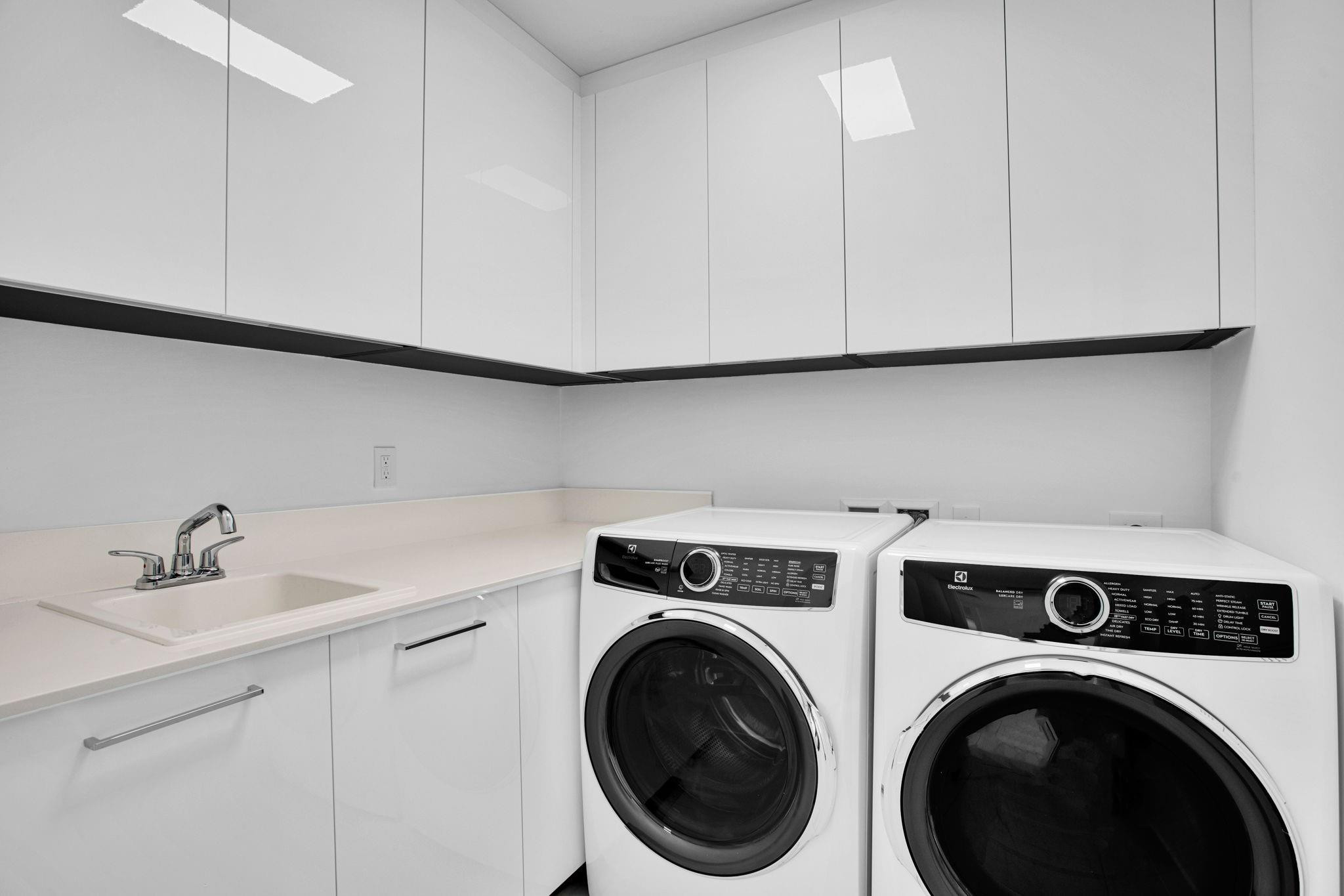 153 N Seabreeze #2501-S Fort Lauderdale, FL 33304