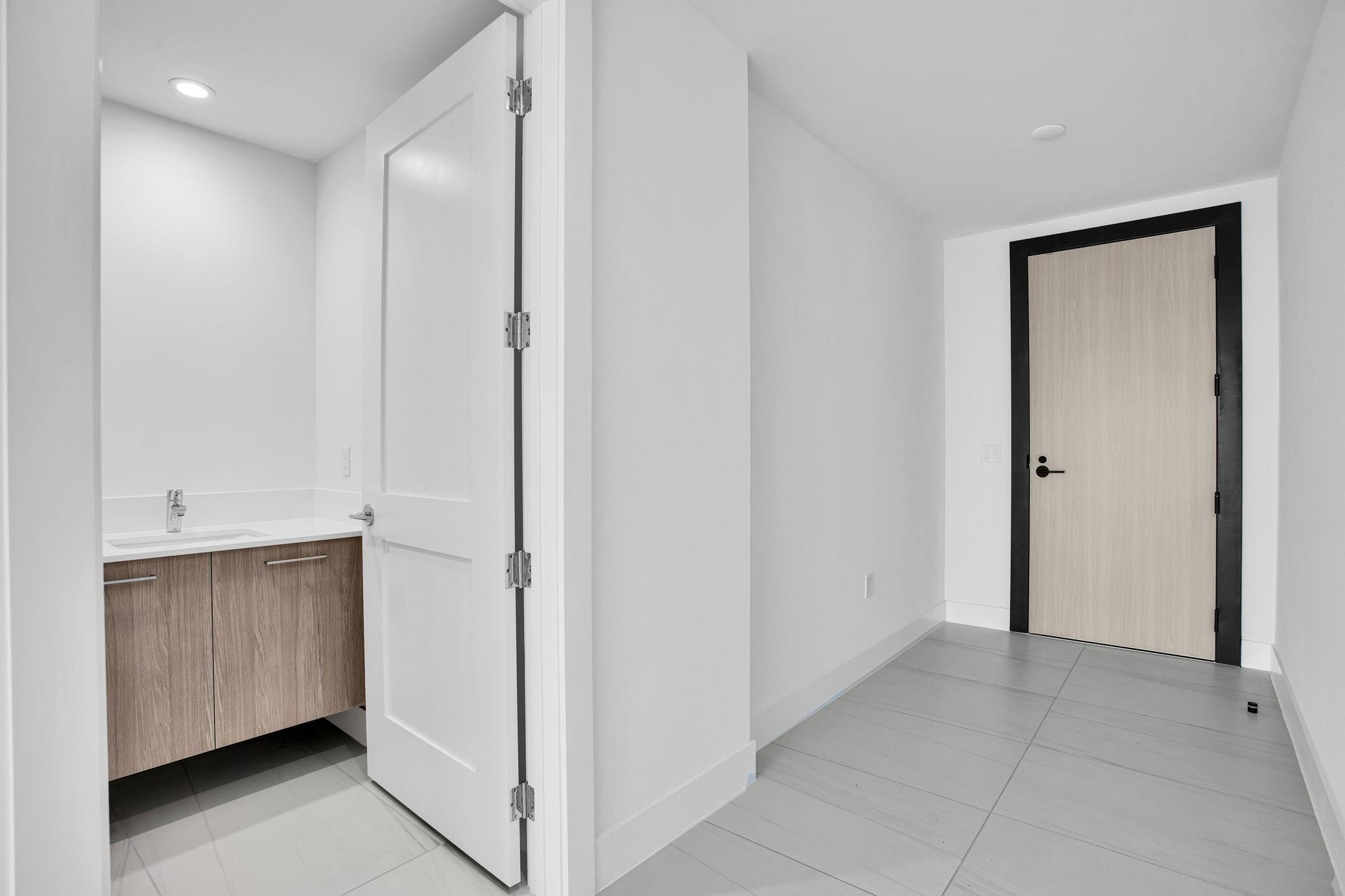 153 N Seabreeze #2501-S Fort Lauderdale, FL 33304