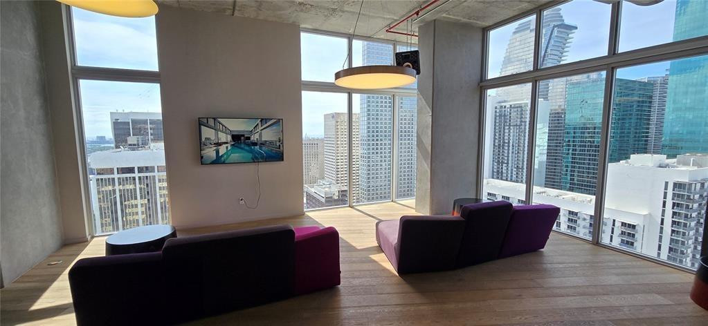 151 SE 1st #608 Miami, FL 33131