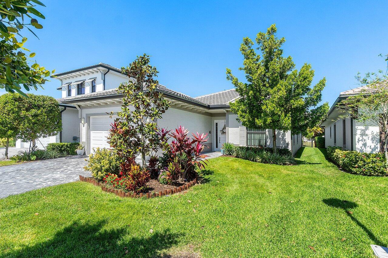 3049 Safflower Cir
