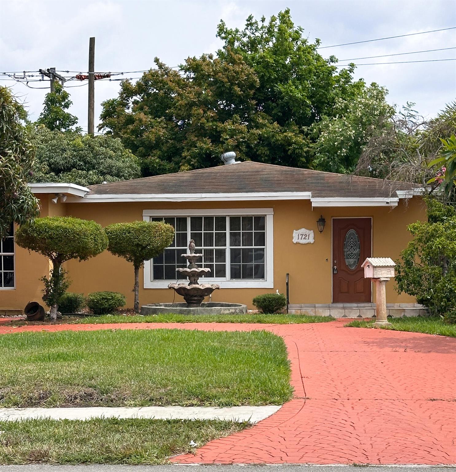 1721 NE 172nd St,North Miami Beach, FL 33162