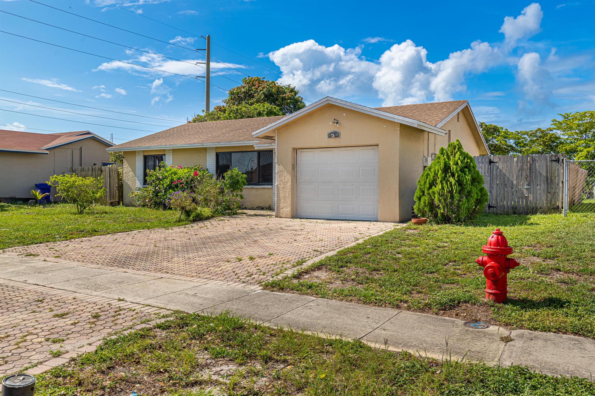 312 NW 18th Ct