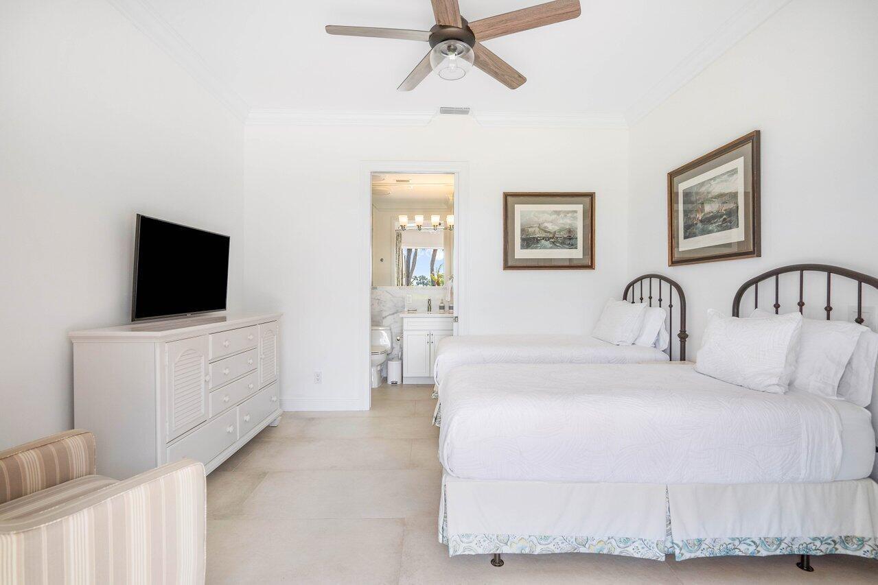 2160 SE Golfview Ln Stuart, FL 34996 2160 SE Golfview Ln Stuart, FL 34996