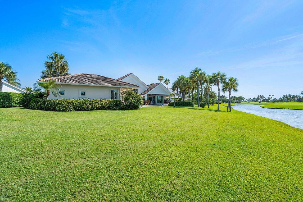 2160 SE Golfview Ln Stuart, FL 34996 2160 SE Golfview Ln Stuart, FL 34996