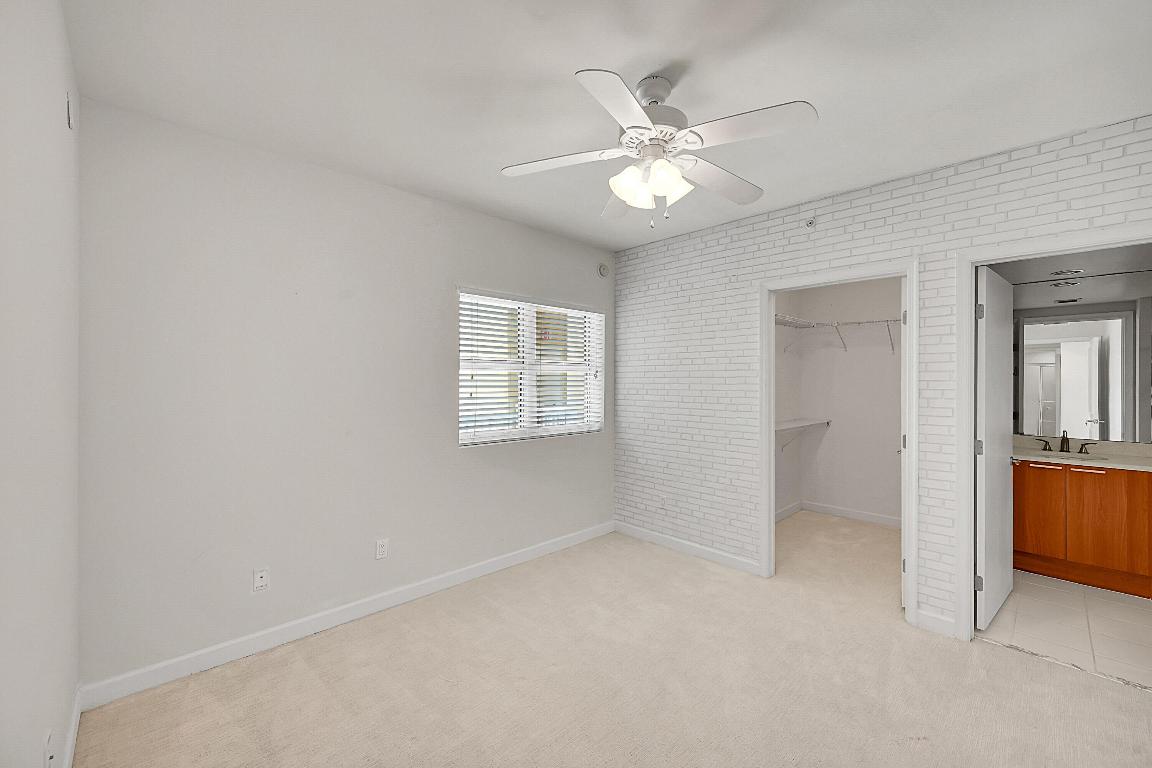 2640 Lake Shr #2011 Riviera Beach, FL 33404