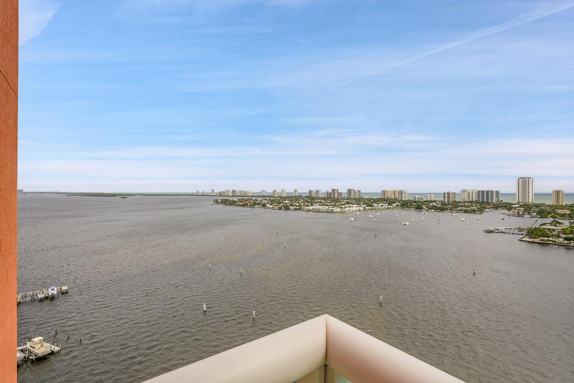 2640 Lake Shr #2011 Riviera Beach, FL 33404