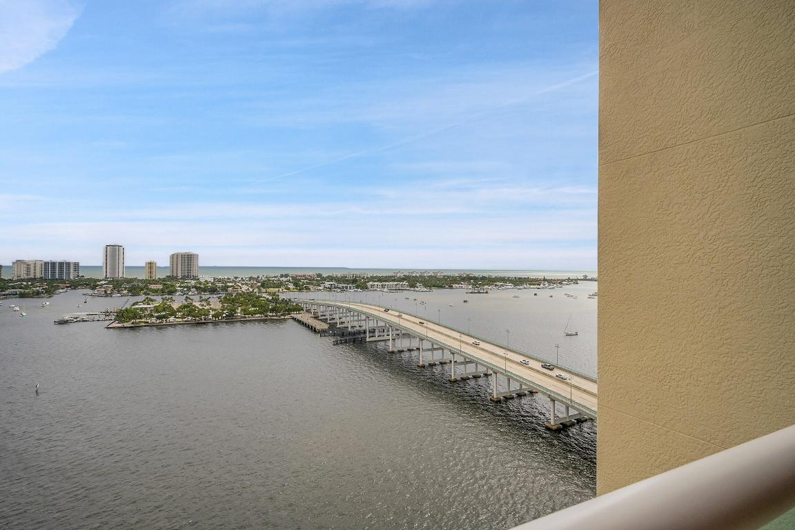 2640 Lake Shr #2011 Riviera Beach, FL 33404