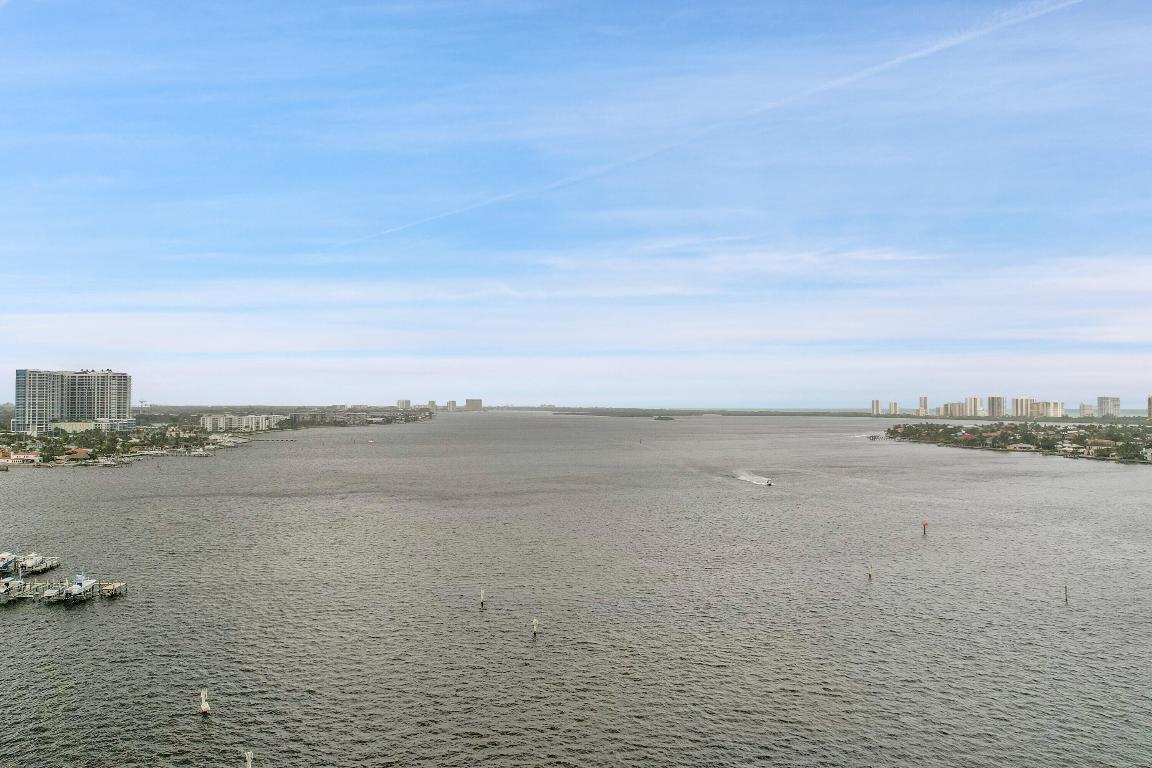 2640 Lake Shr #2011 Riviera Beach, FL 33404