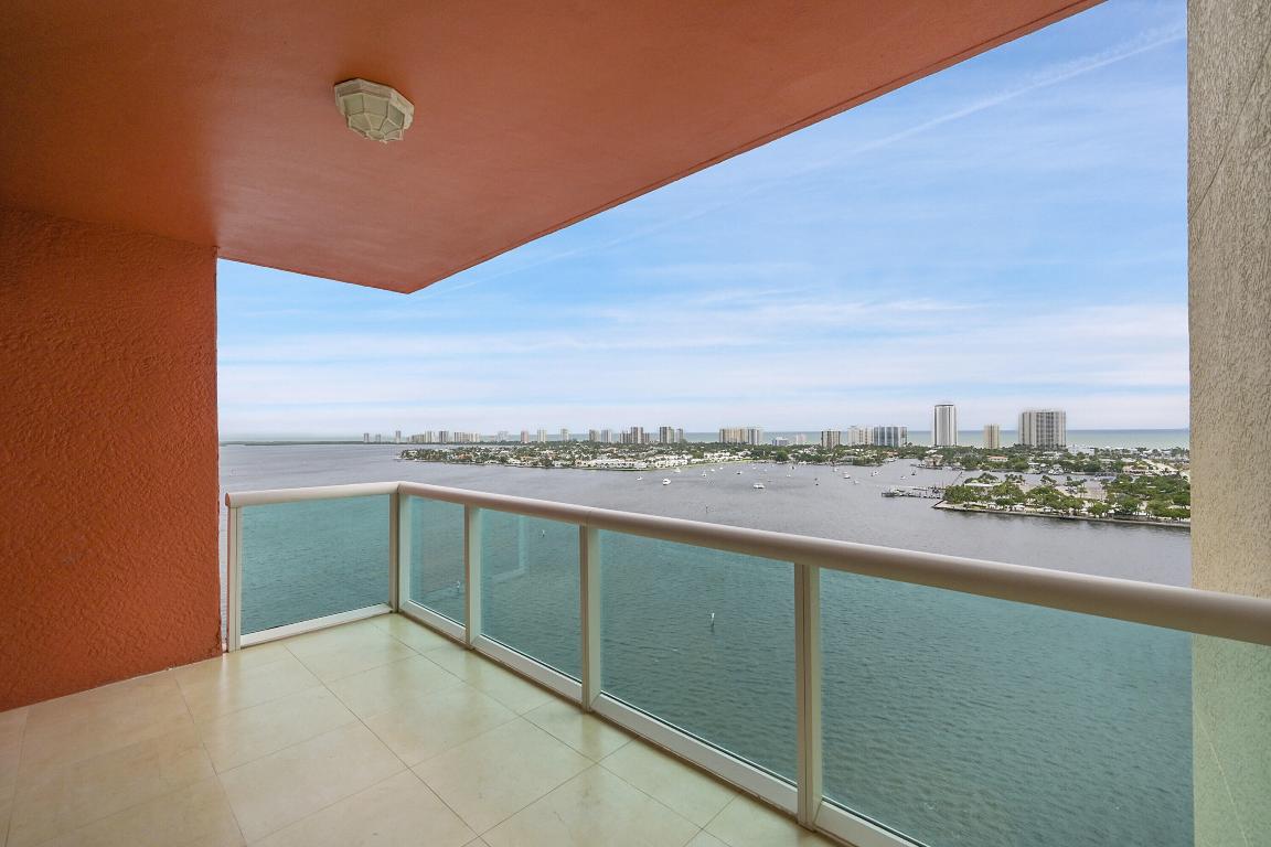 2640 Lake Shr #2011 Riviera Beach, FL 33404
