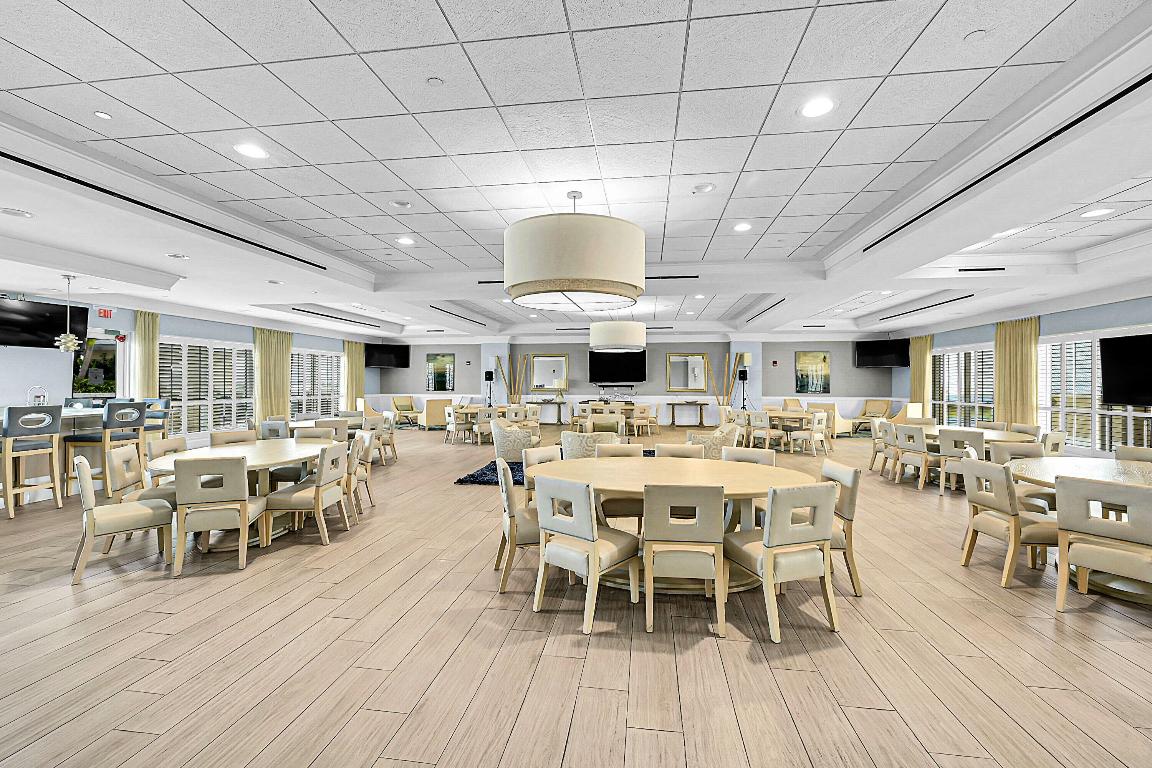 2640 Lake Shr #2011 Riviera Beach, FL 33404