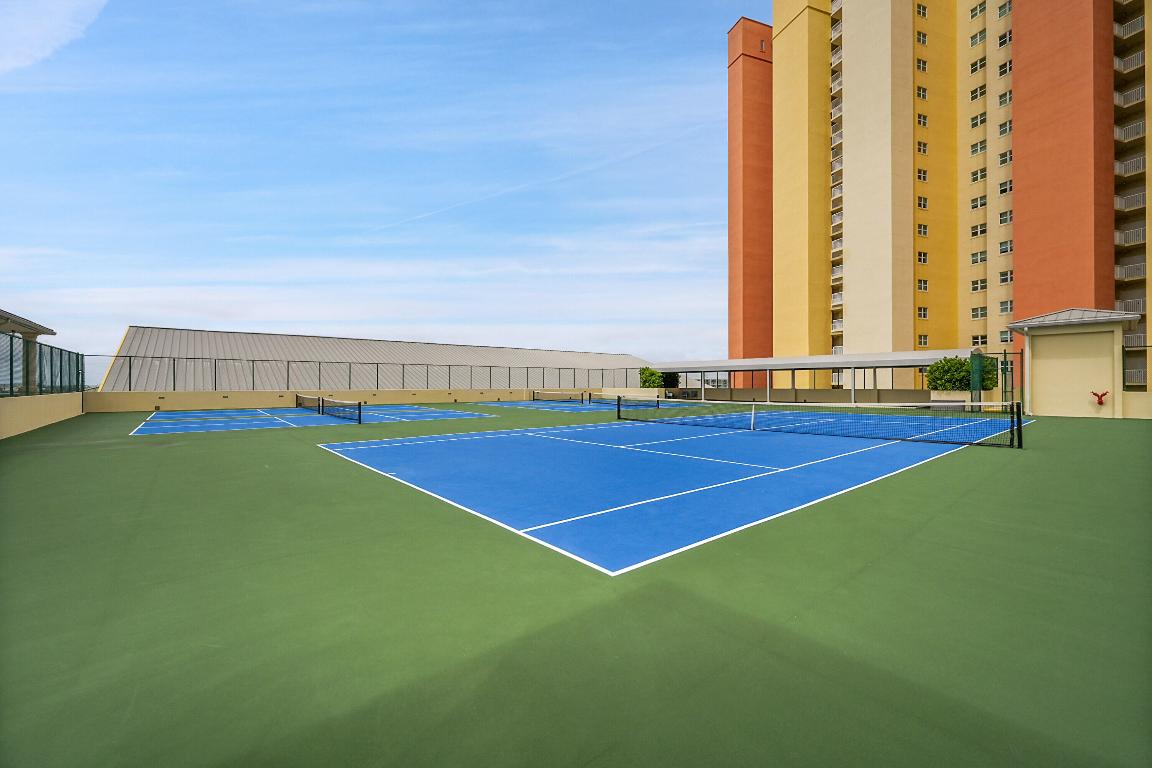 2640 Lake Shr #2011 Riviera Beach, FL 33404