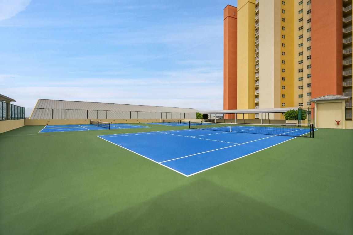 2640 Lake Shr #2011 Riviera Beach, FL 33404