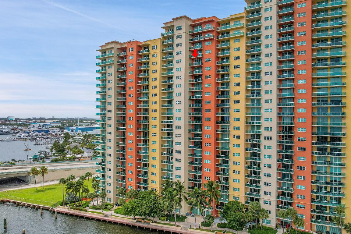 2640 Lake Shr #2011 Riviera Beach, FL 33404