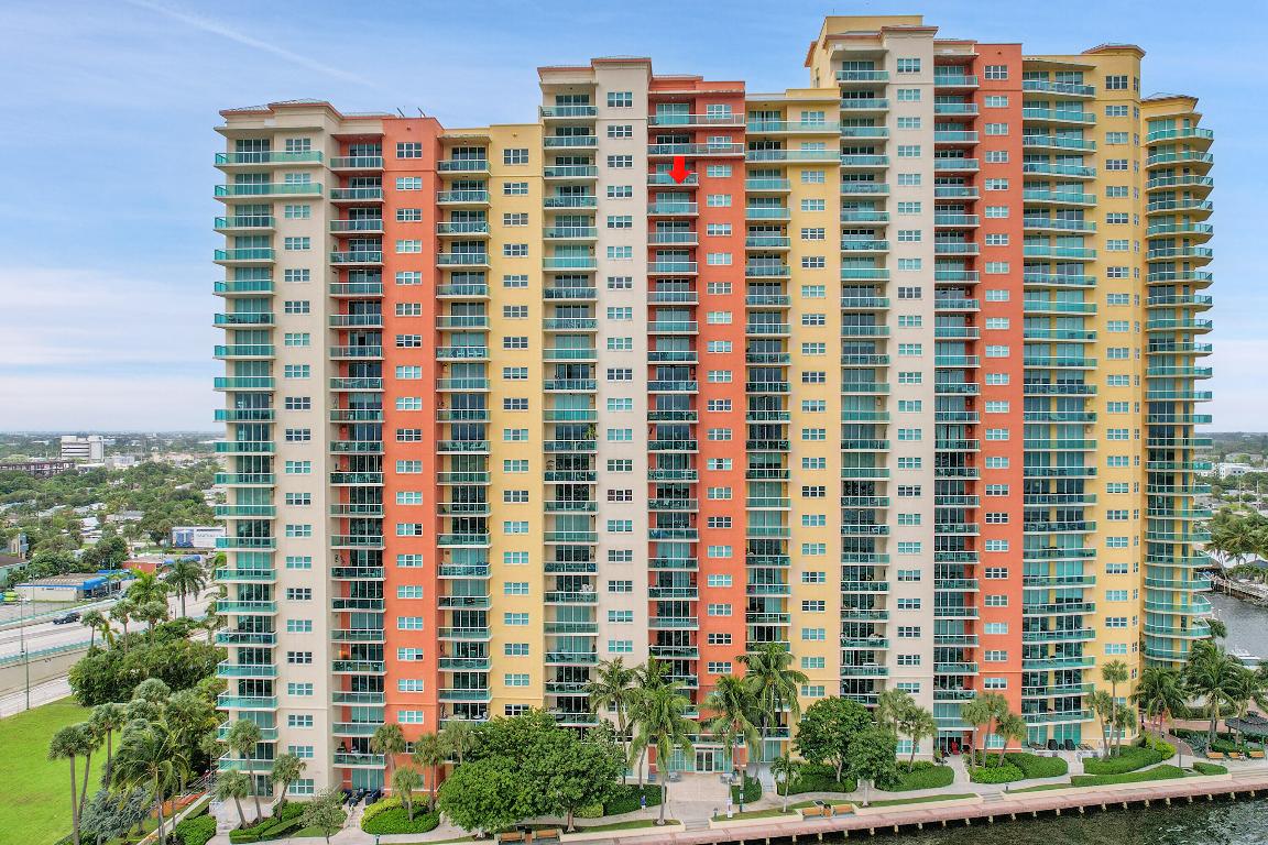 2640 Lake Shr #2011 Riviera Beach, FL 33404