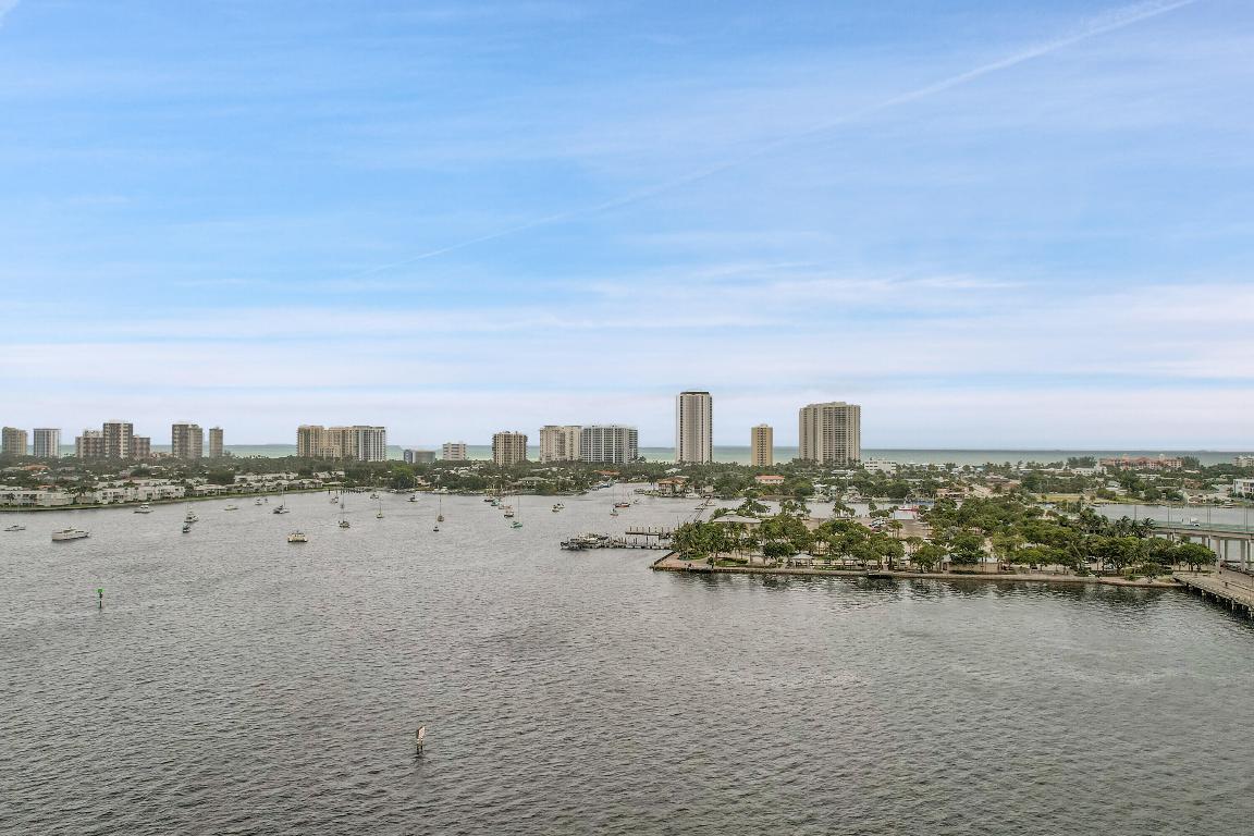 2640 Lake Shr #2011 Riviera Beach, FL 33404