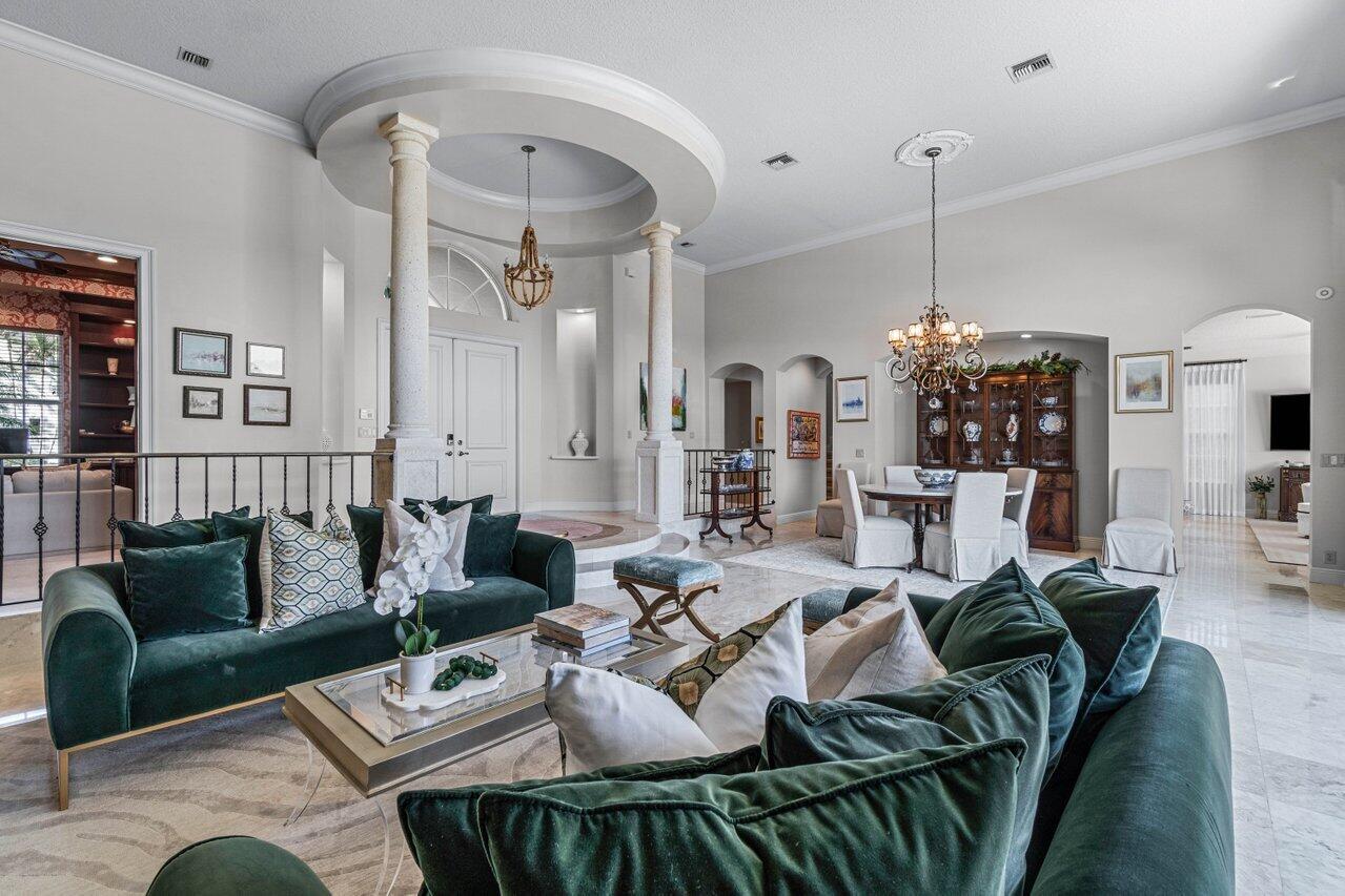 18 Sabal Is Dr Ocean Ridge, FL 33435