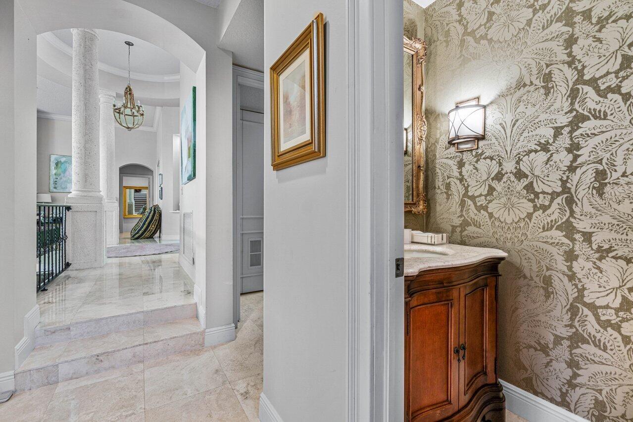 18 Sabal Is Dr Ocean Ridge, FL 33435