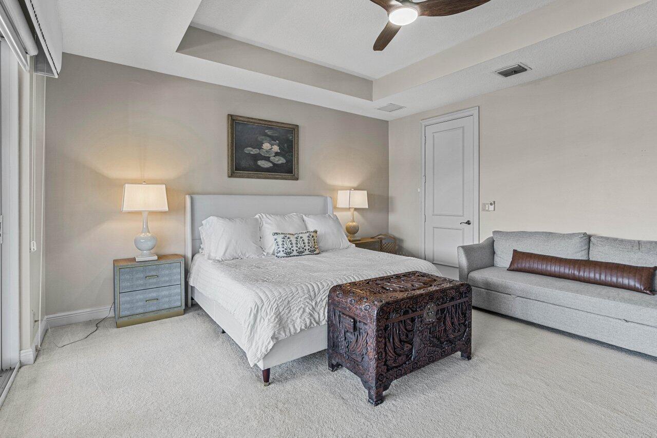 18 Sabal Is Dr Ocean Ridge, FL 33435