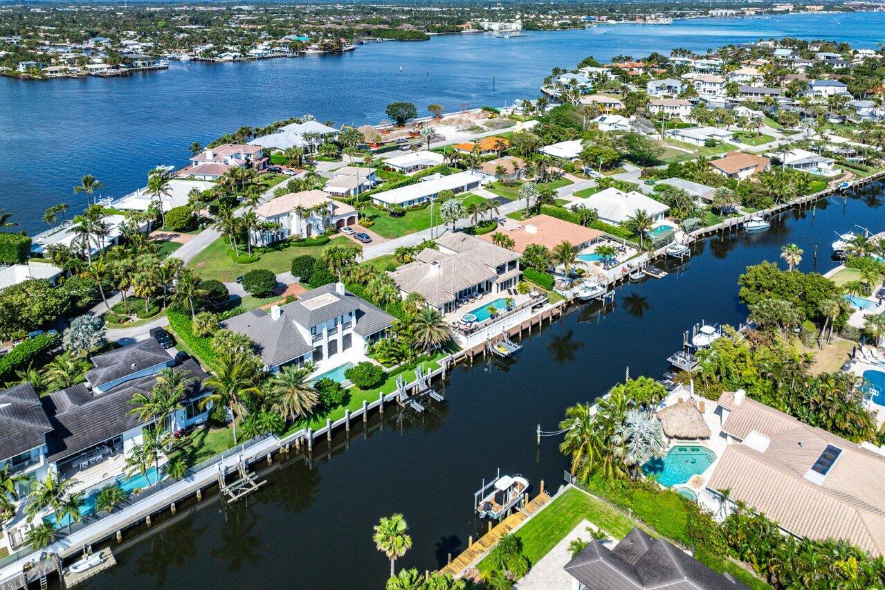 18 Sabal Is Dr Ocean Ridge, FL 33435