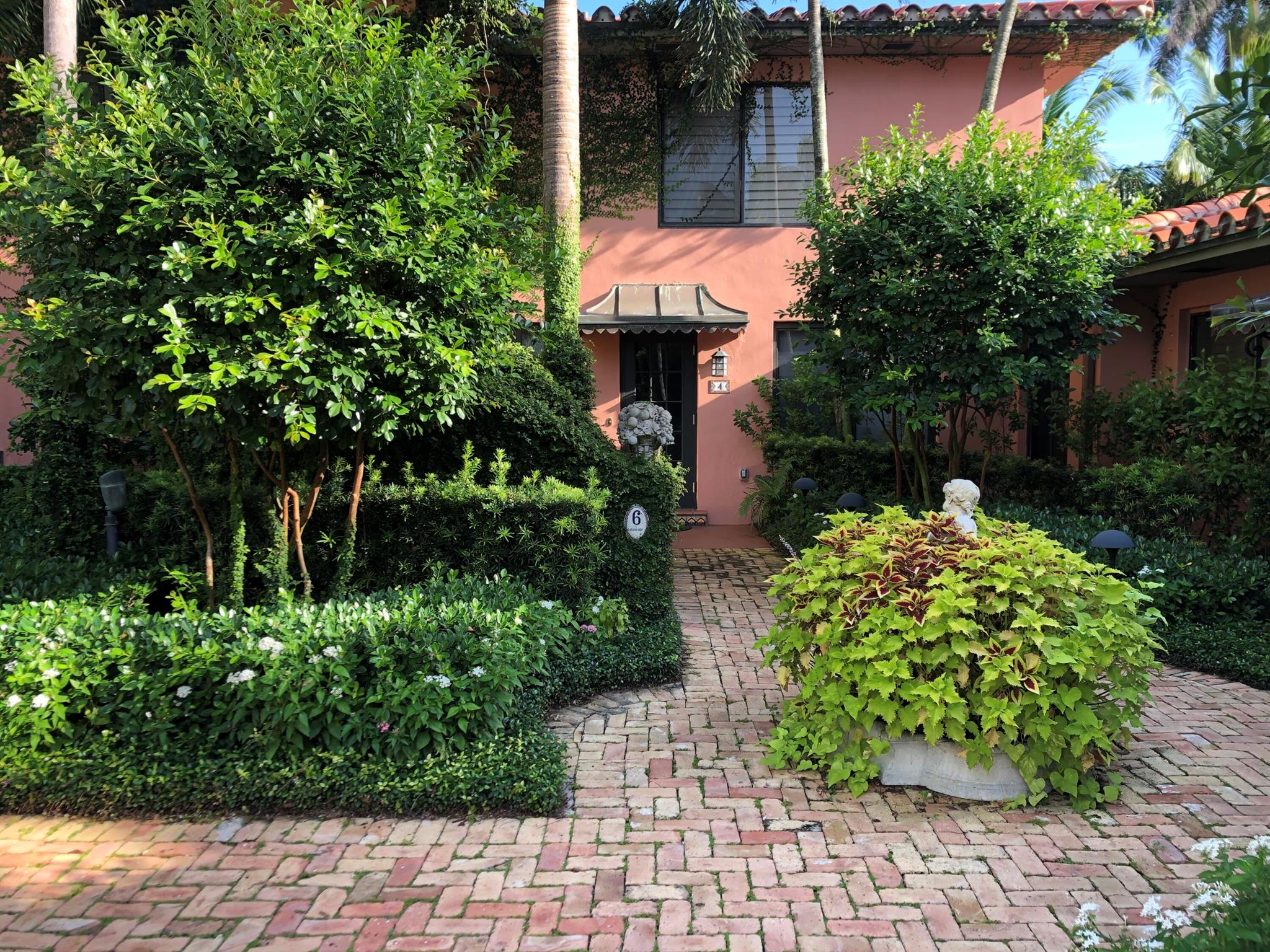 226 Chilean Ave #4