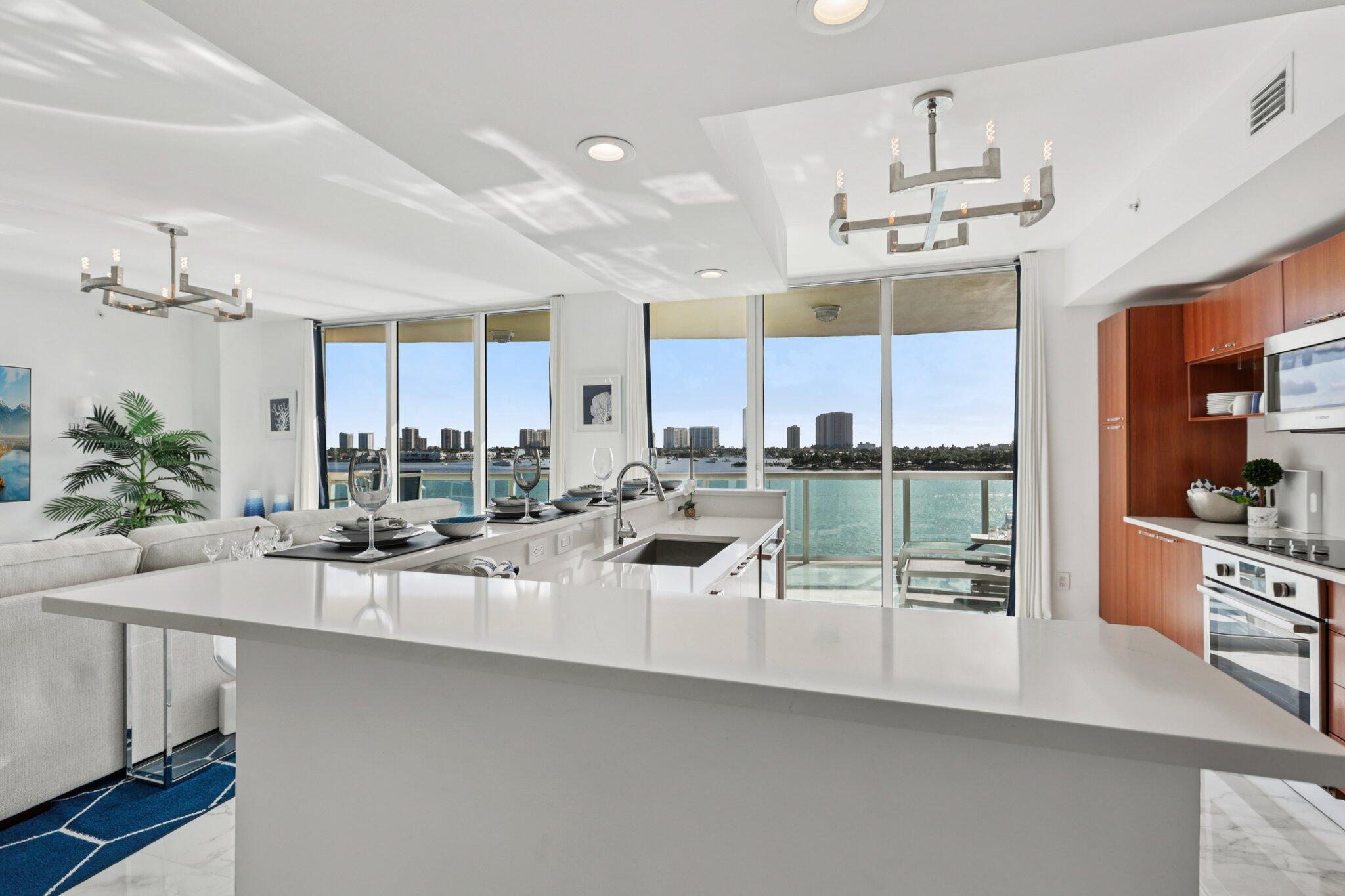 2640 Lake Shr Dr #507 Riviera Beach, FL 33404