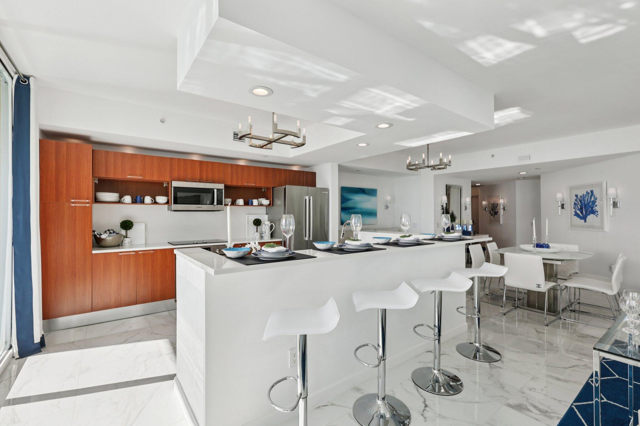 2640 Lake Shr Dr #507 Riviera Beach, FL 33404