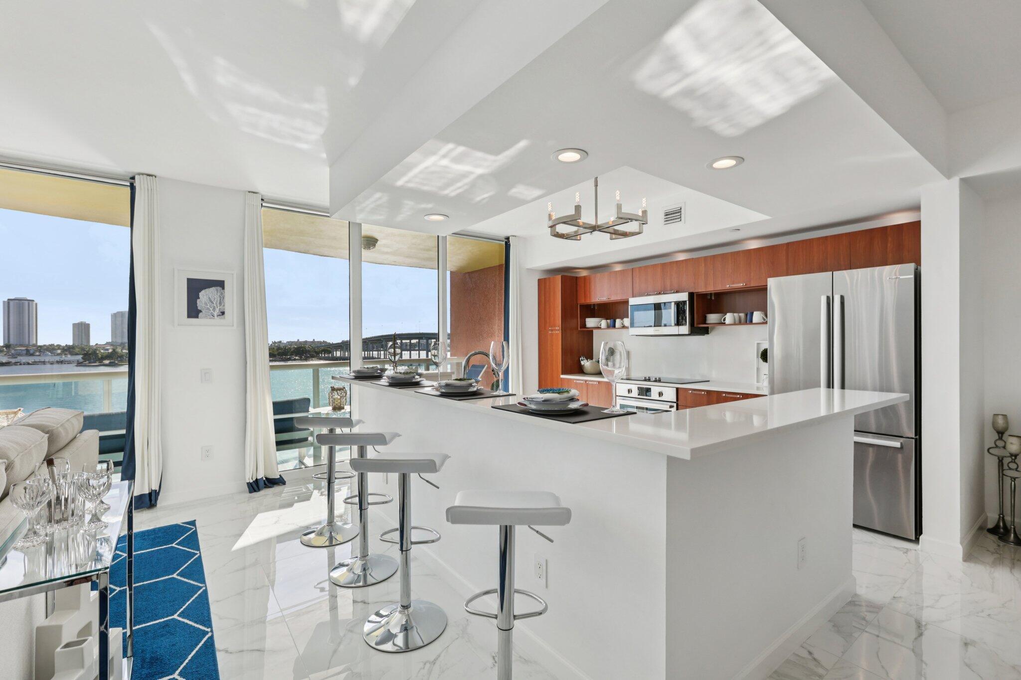 2640 Lake Shr Dr #507 Riviera Beach, FL 33404