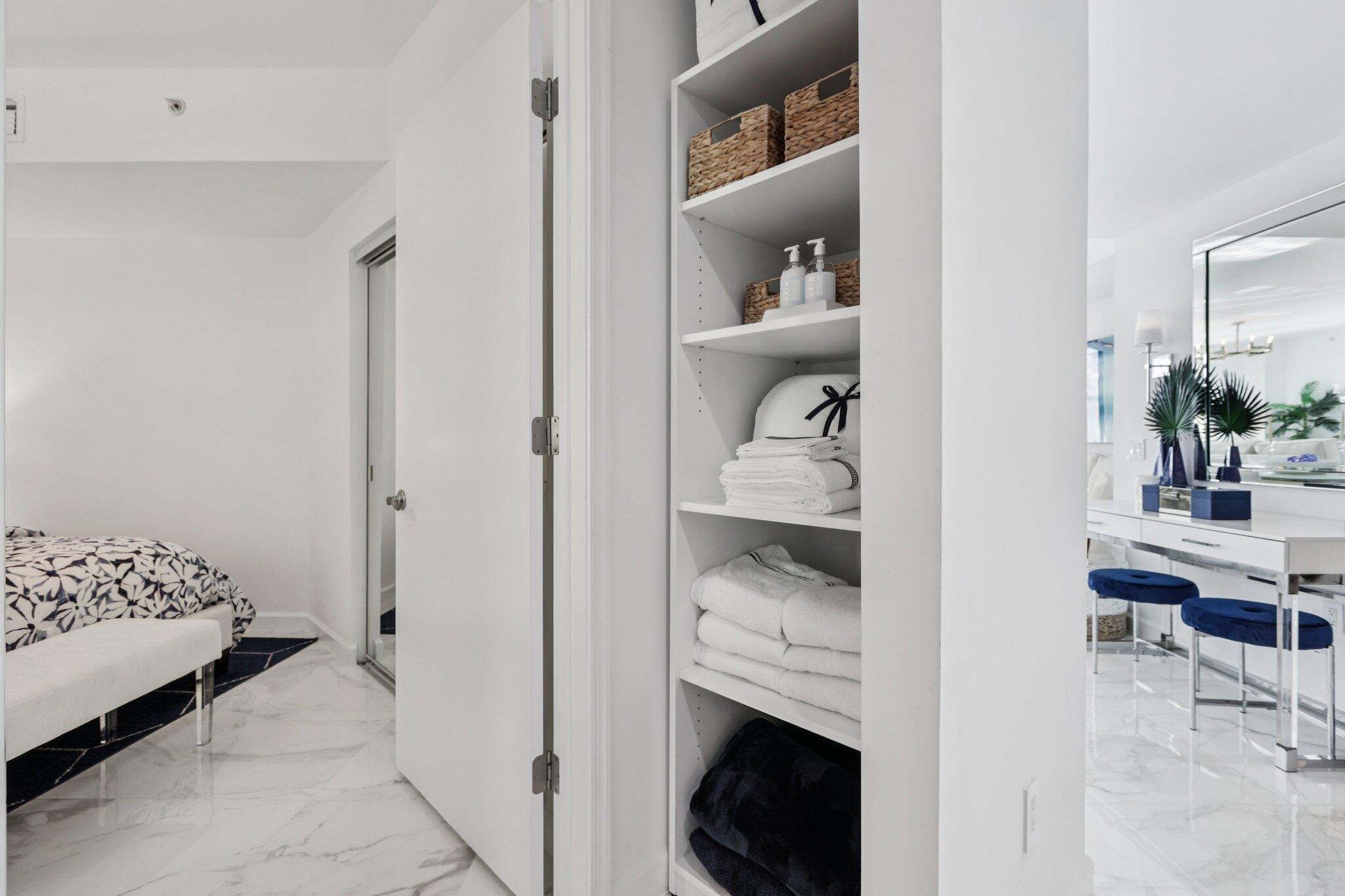 2640 Lake Shr Dr #507 Riviera Beach, FL 33404