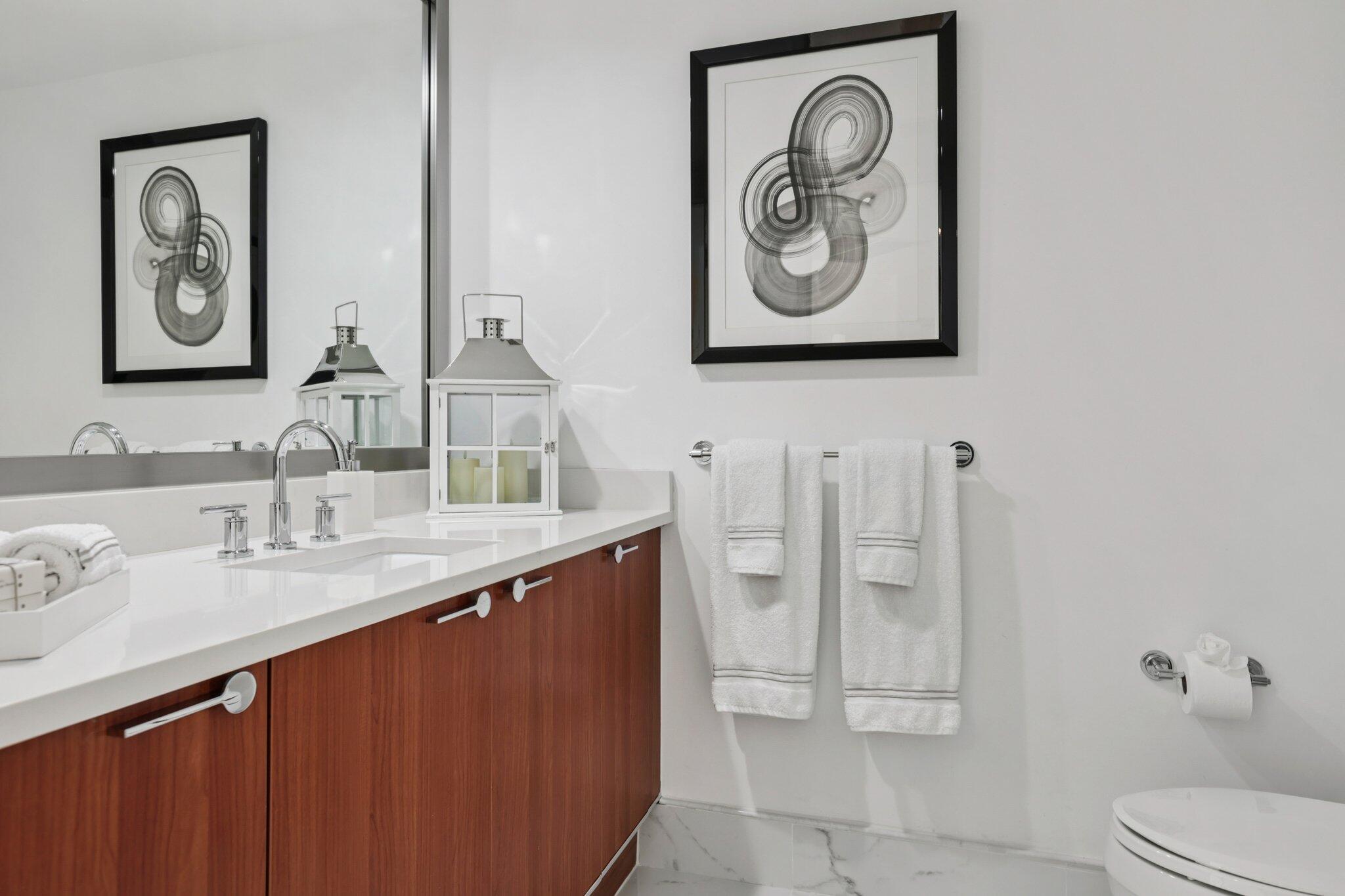 2640 Lake Shr Dr #507 Riviera Beach, FL 33404